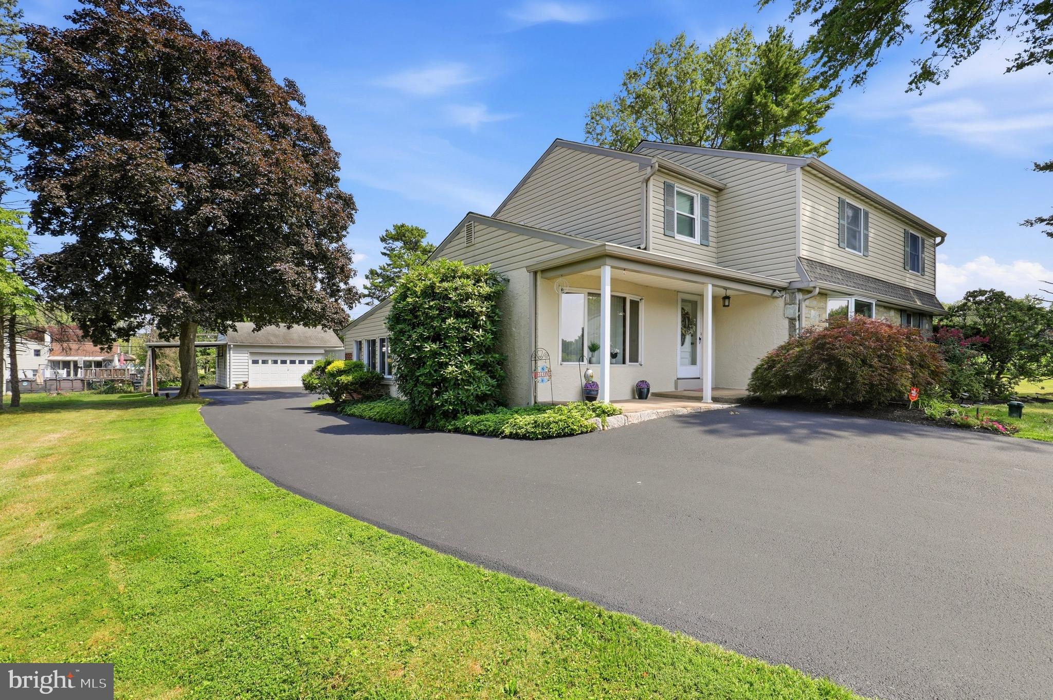 563 BROADVIEW ROAD