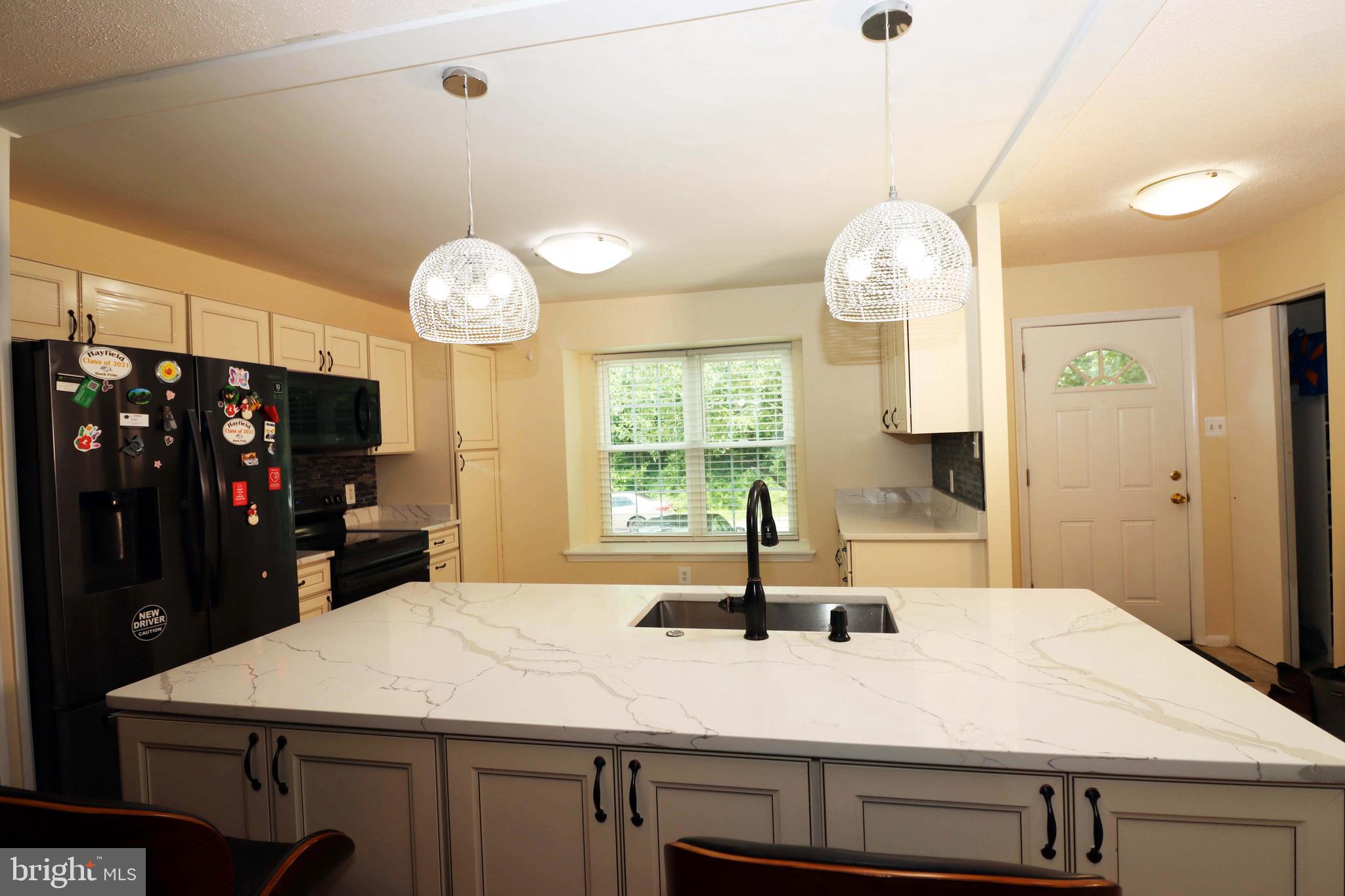 8208 STATIONHOUSE COURT