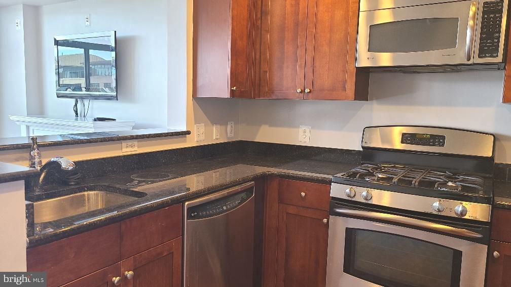 3650 S GLEBE ROAD 944