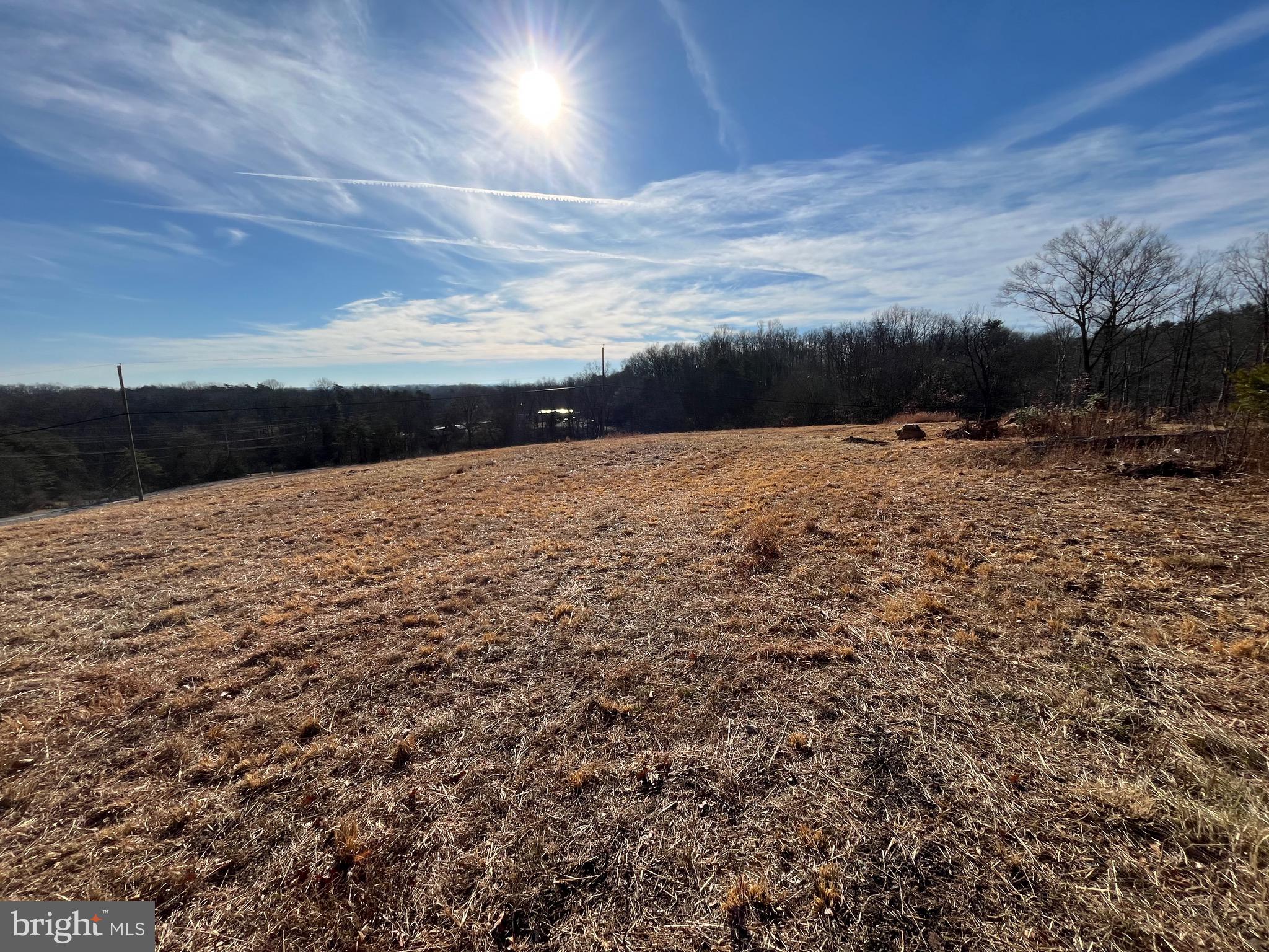 CHESTNUT HILL - Land