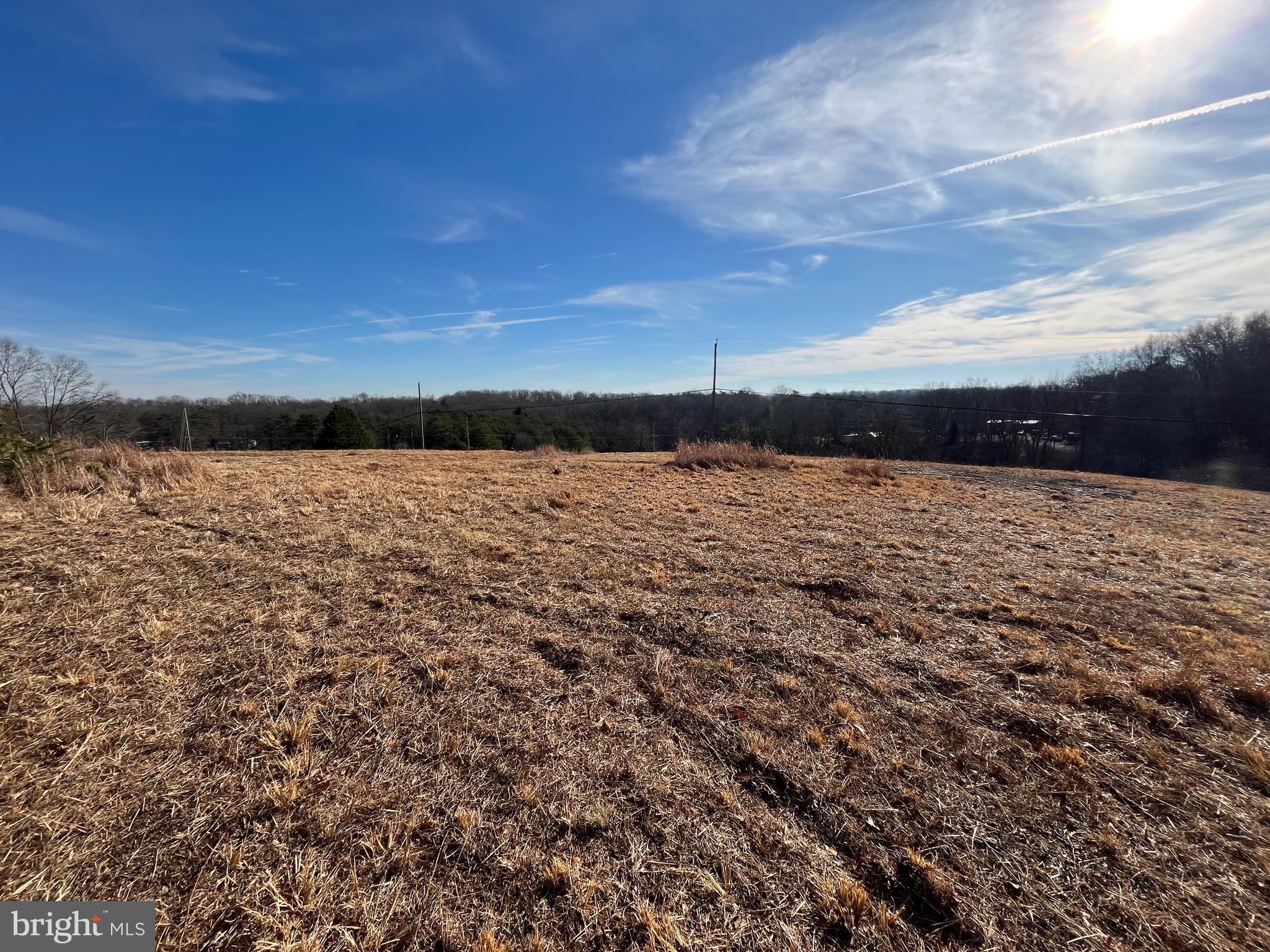 CHESTNUT HILL - Land