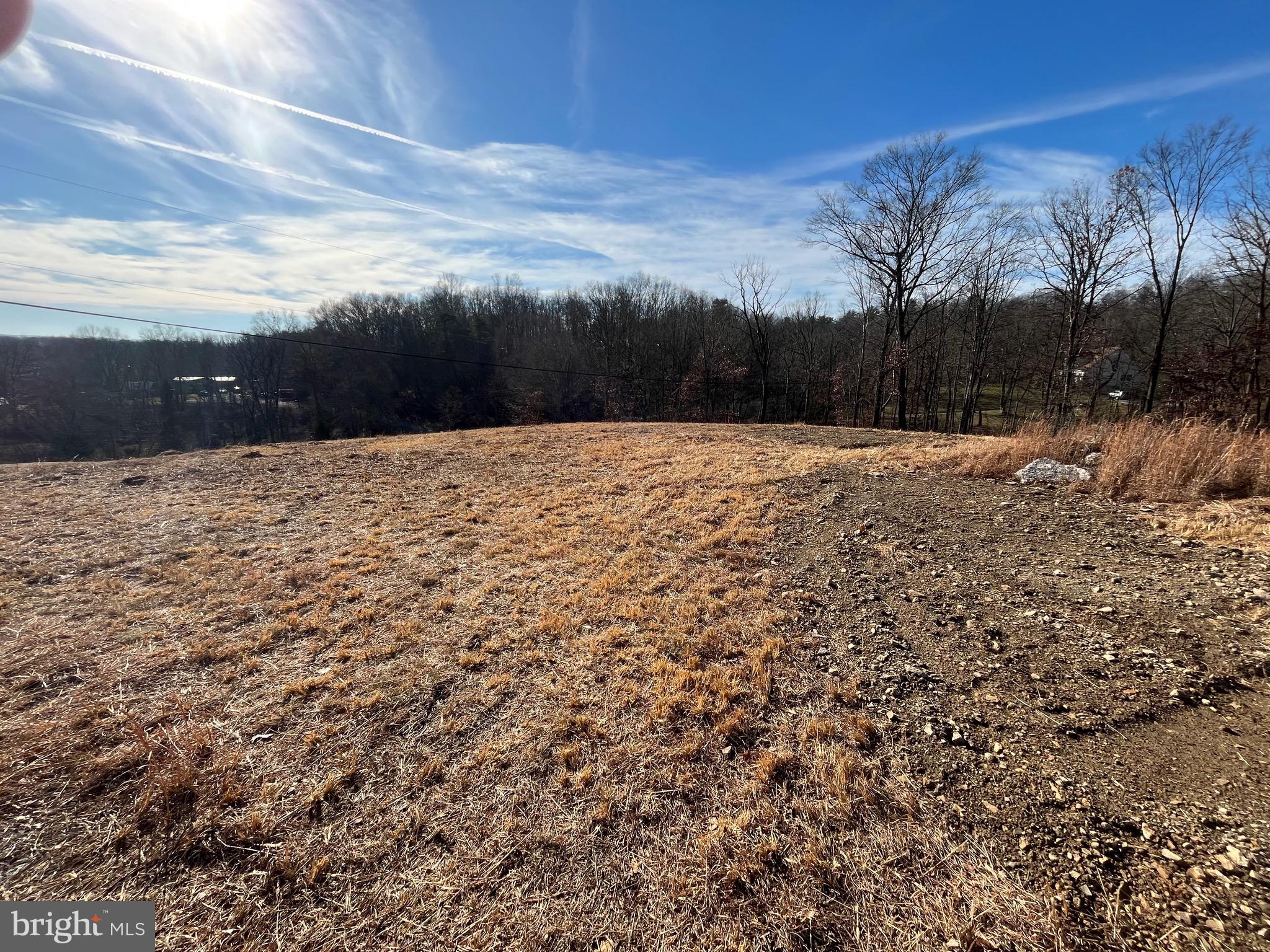 CHESTNUT HILL - Land