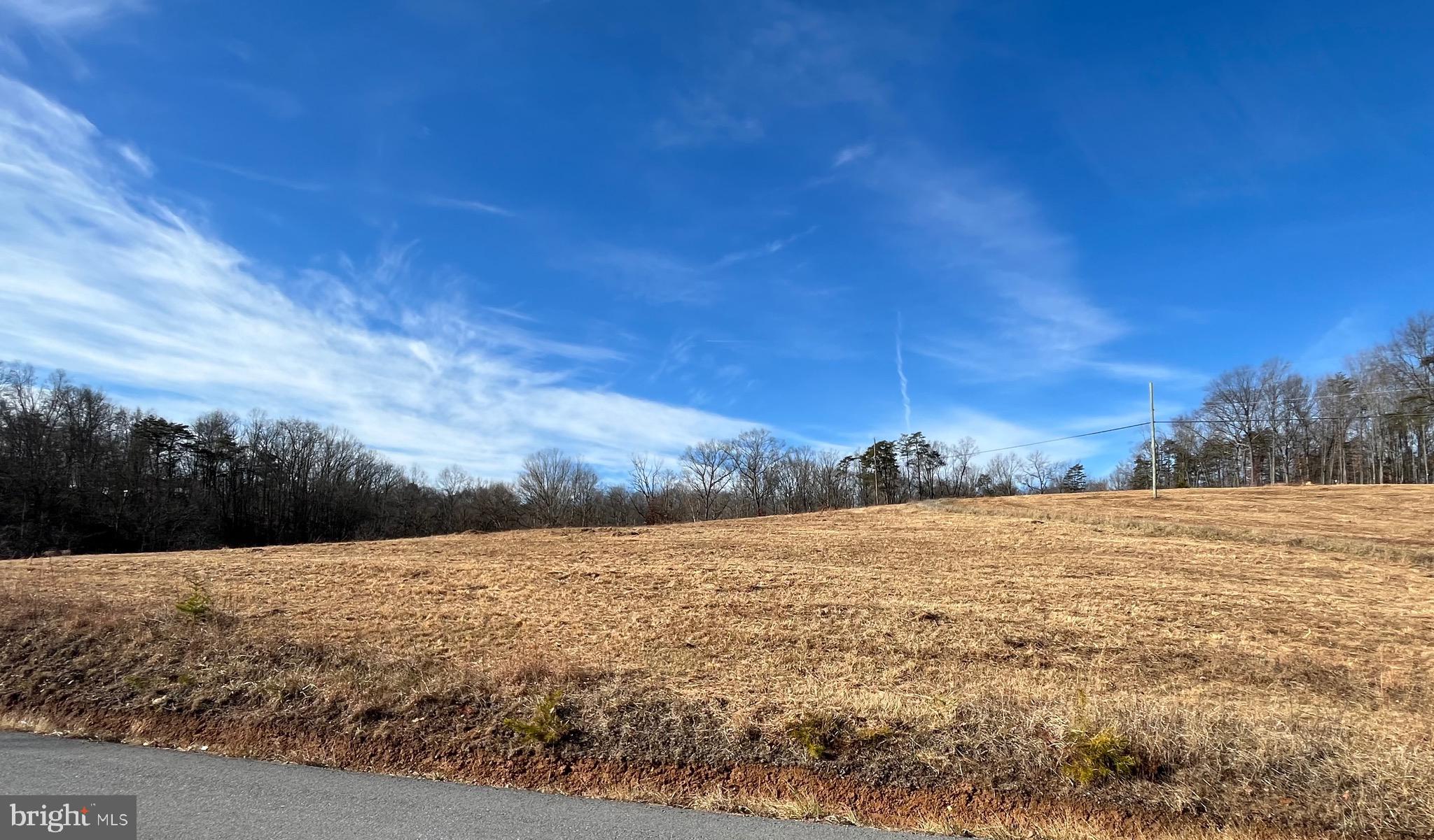 CHESTNUT HILL - Land