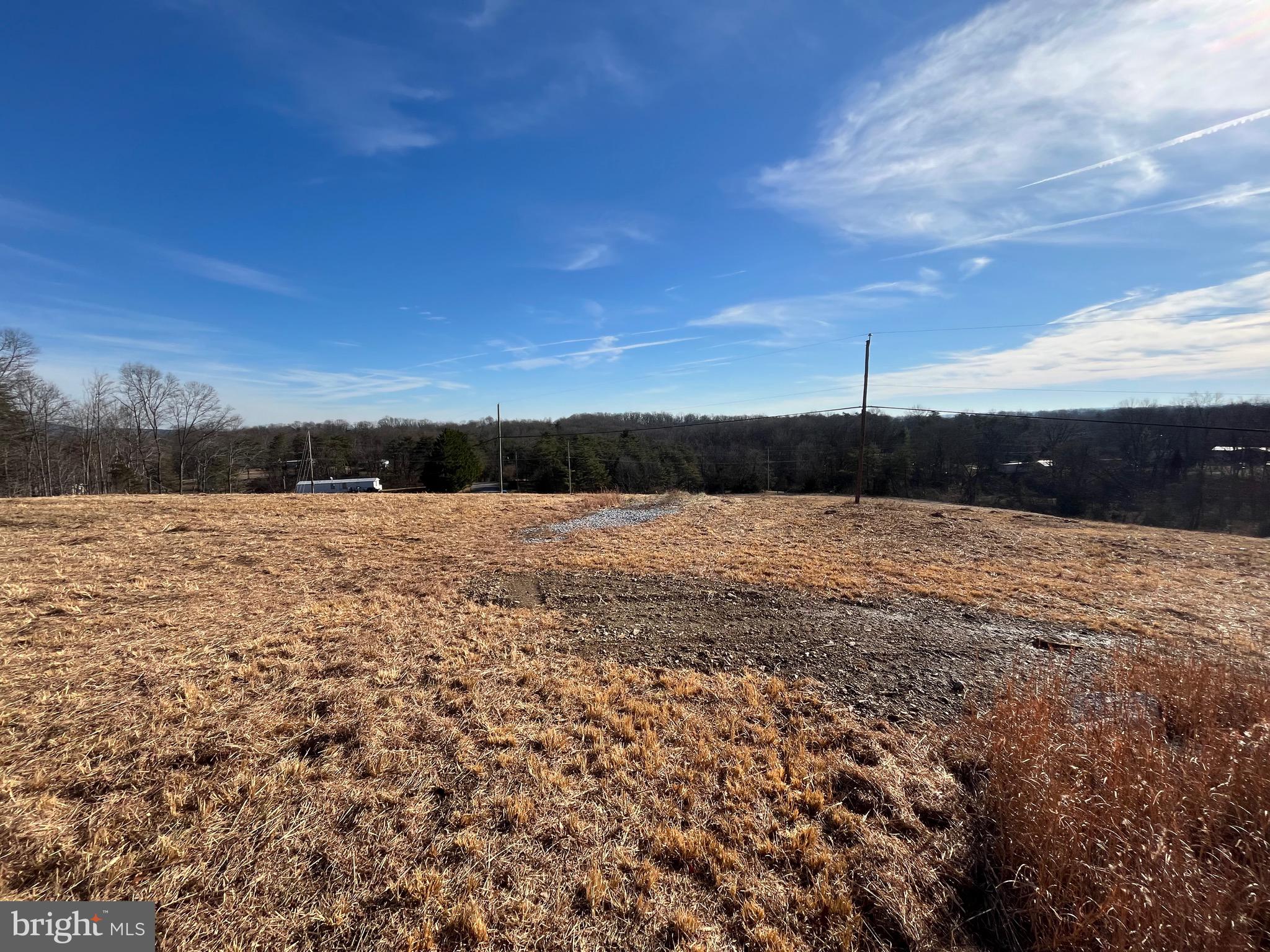 CHESTNUT HILL - Land