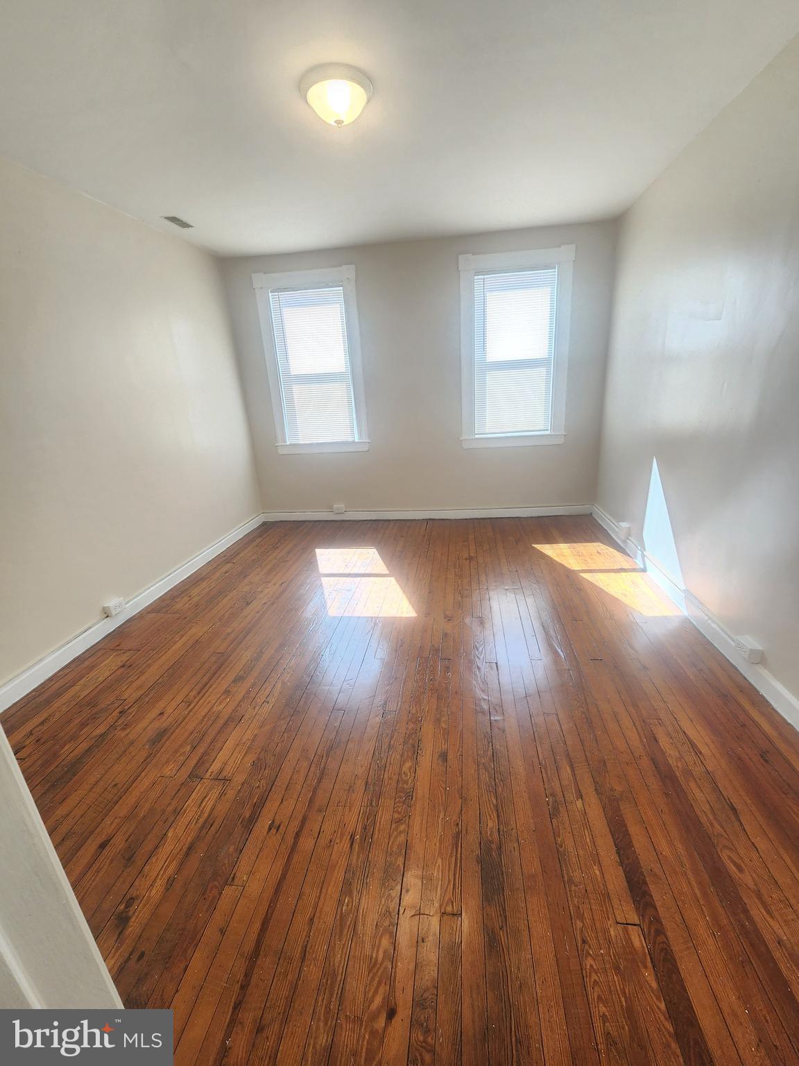 MILL HILL - Residential Lease