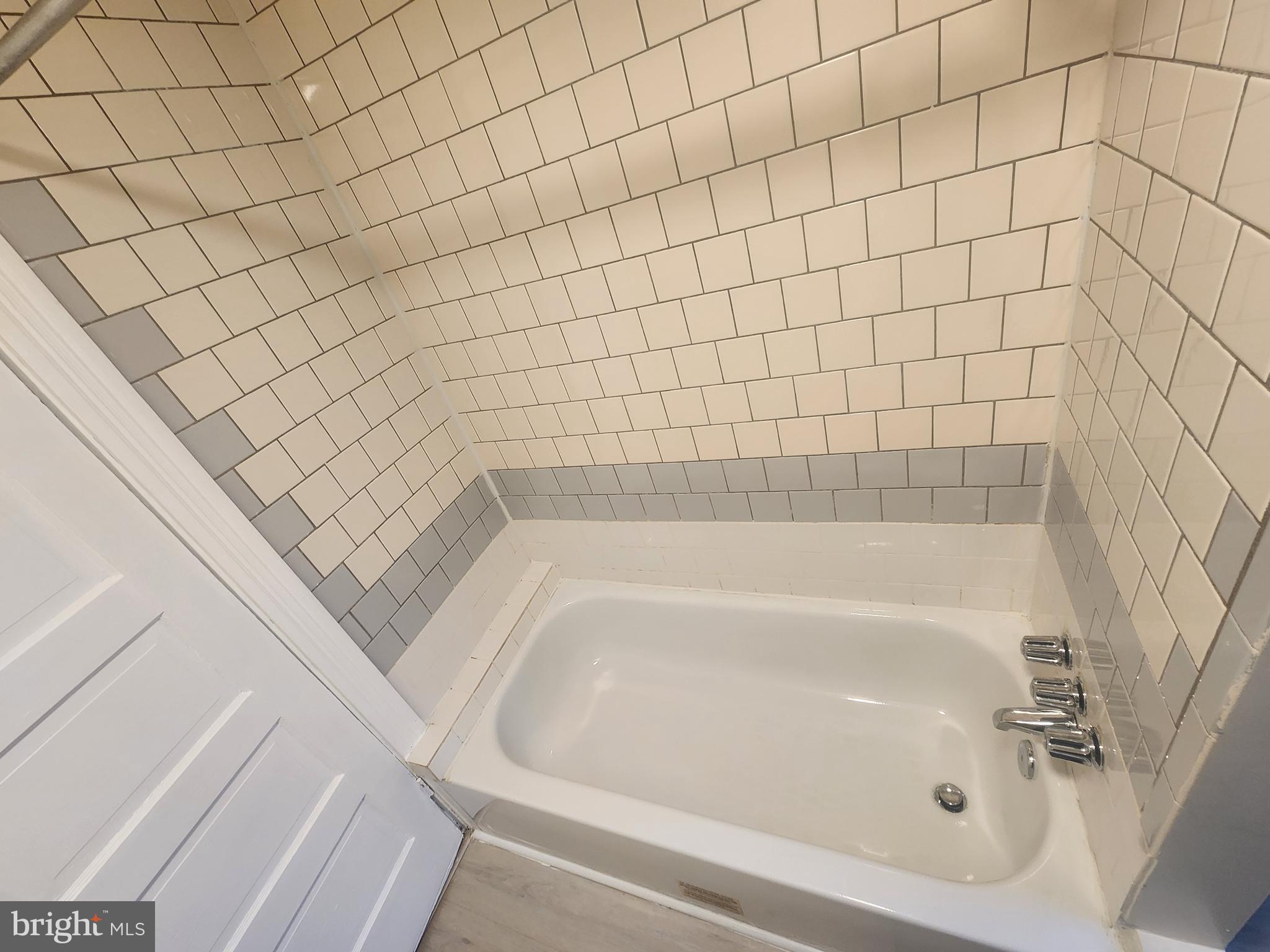 MILL HILL - Residential Lease
