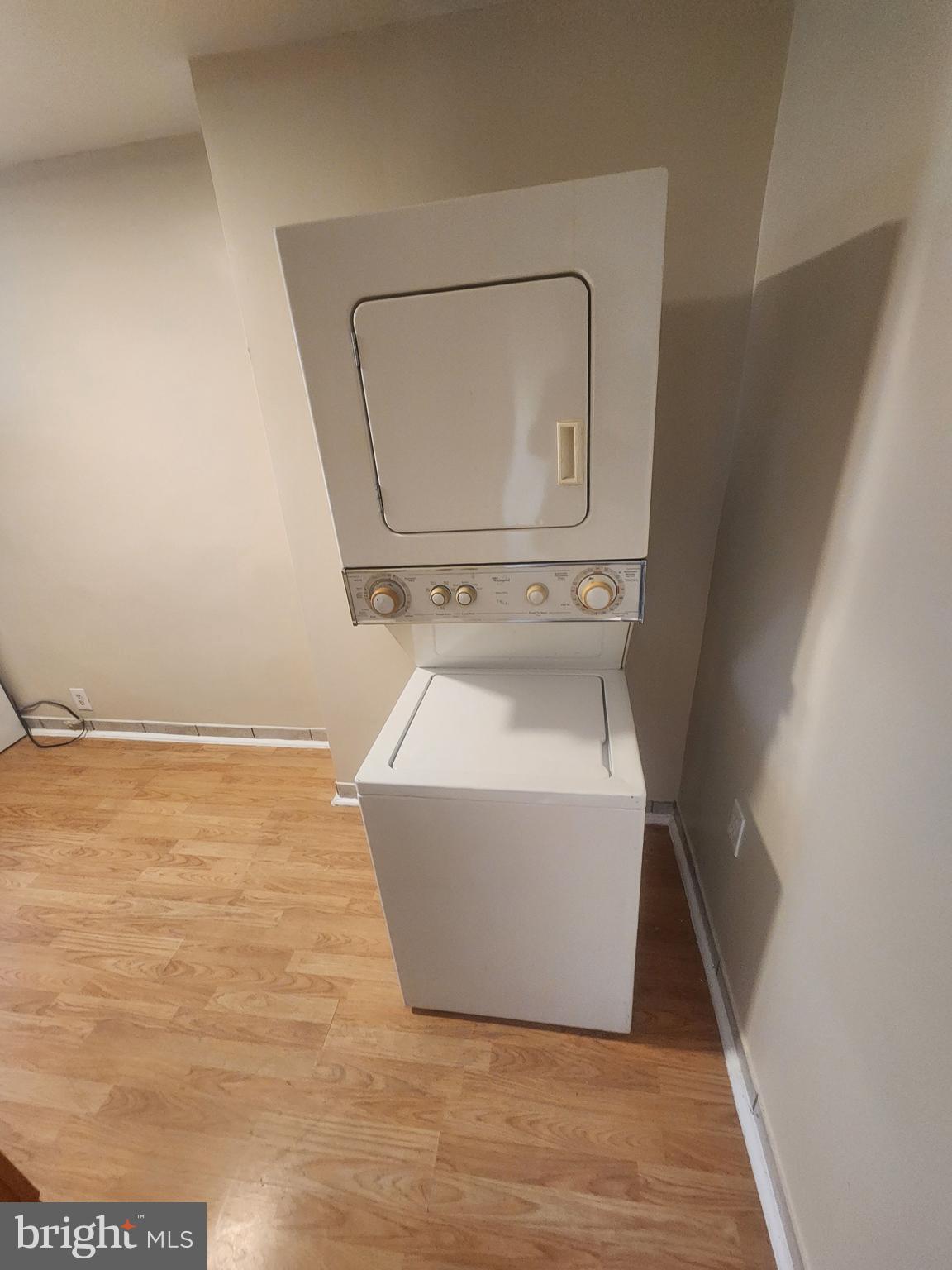 MILL HILL - Residential Lease