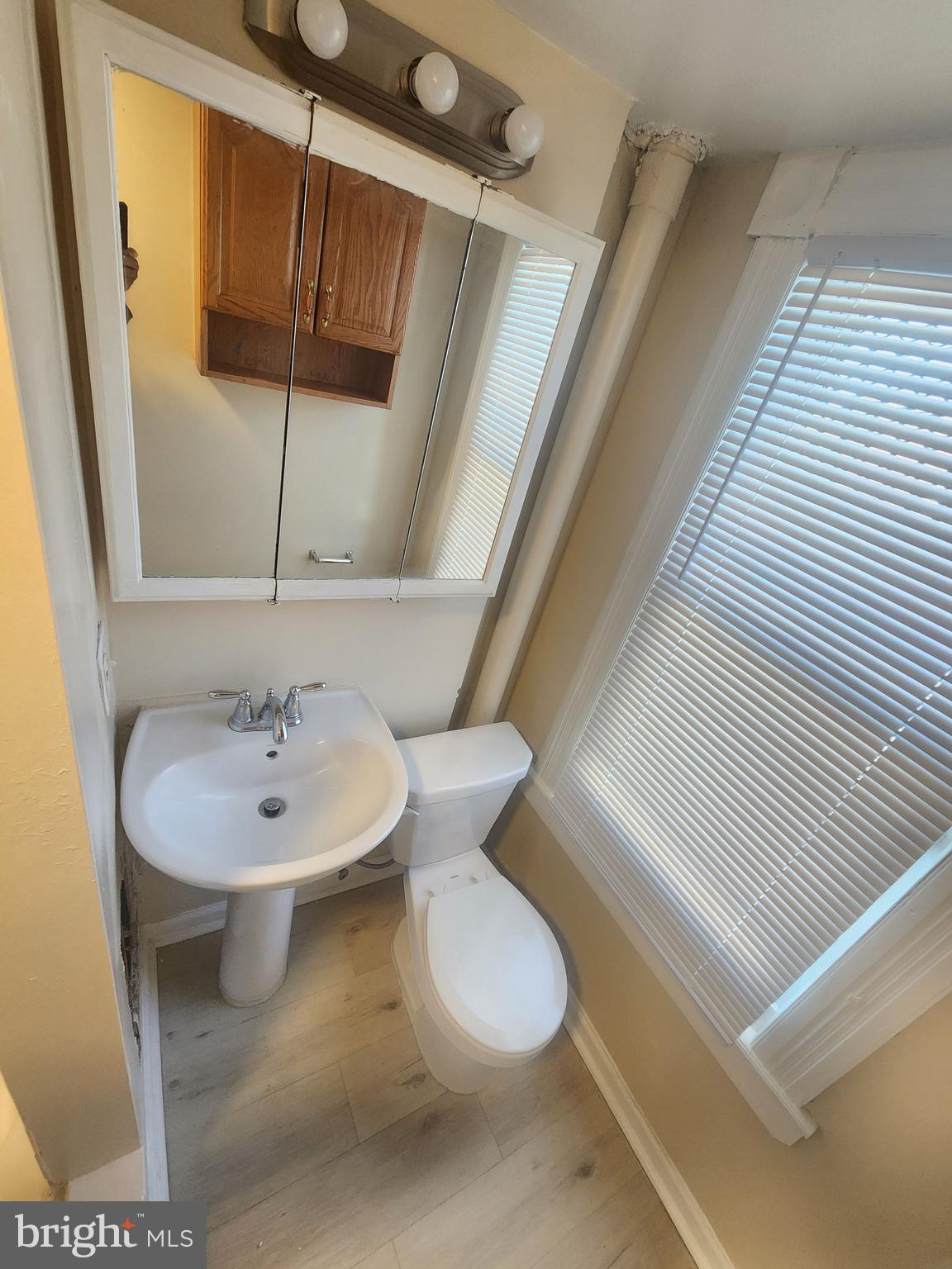MILL HILL - Residential Lease