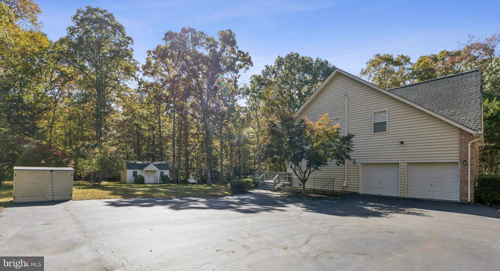 LOCUST GROVE ESTATES - Residential