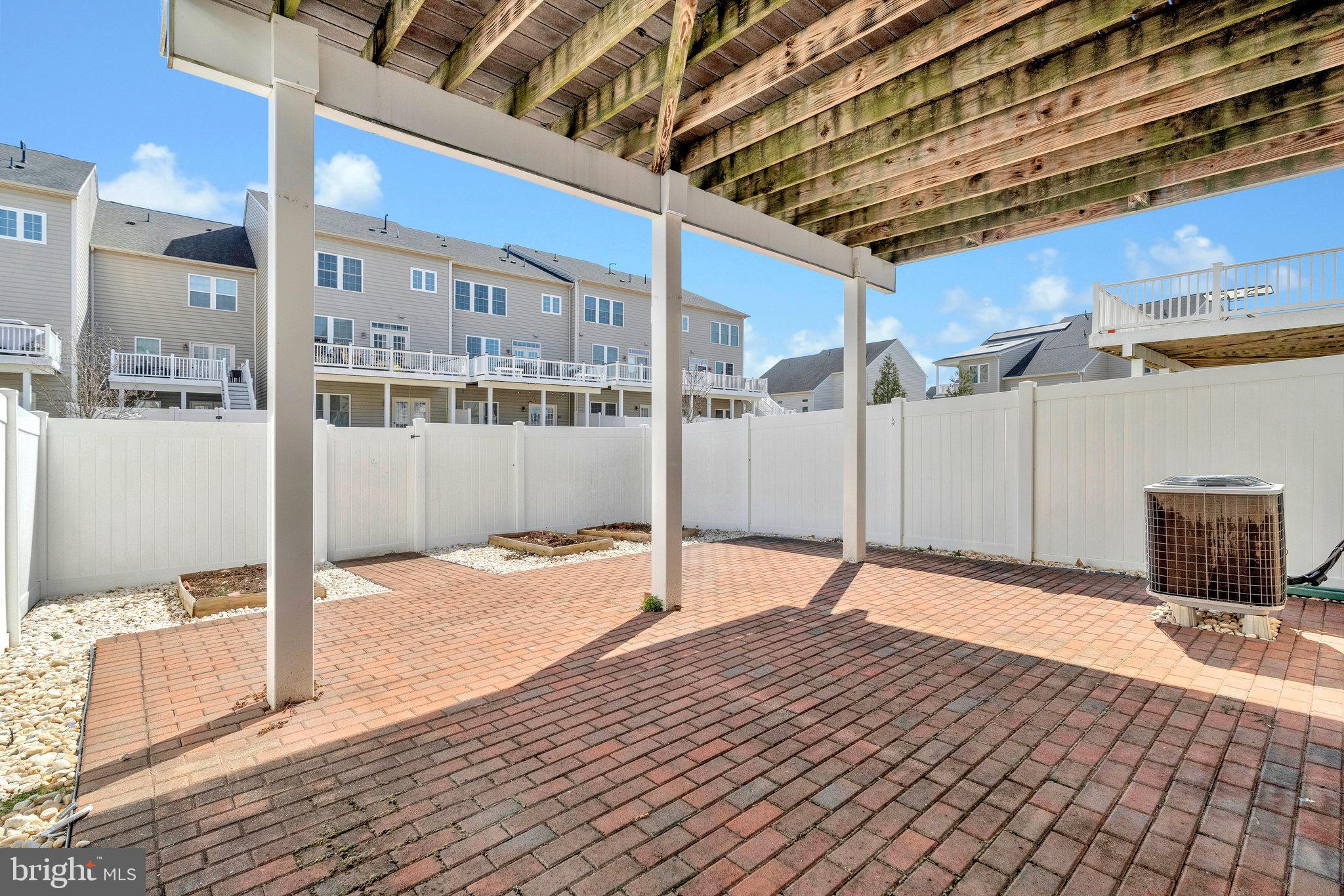 STONEGATE - Residential