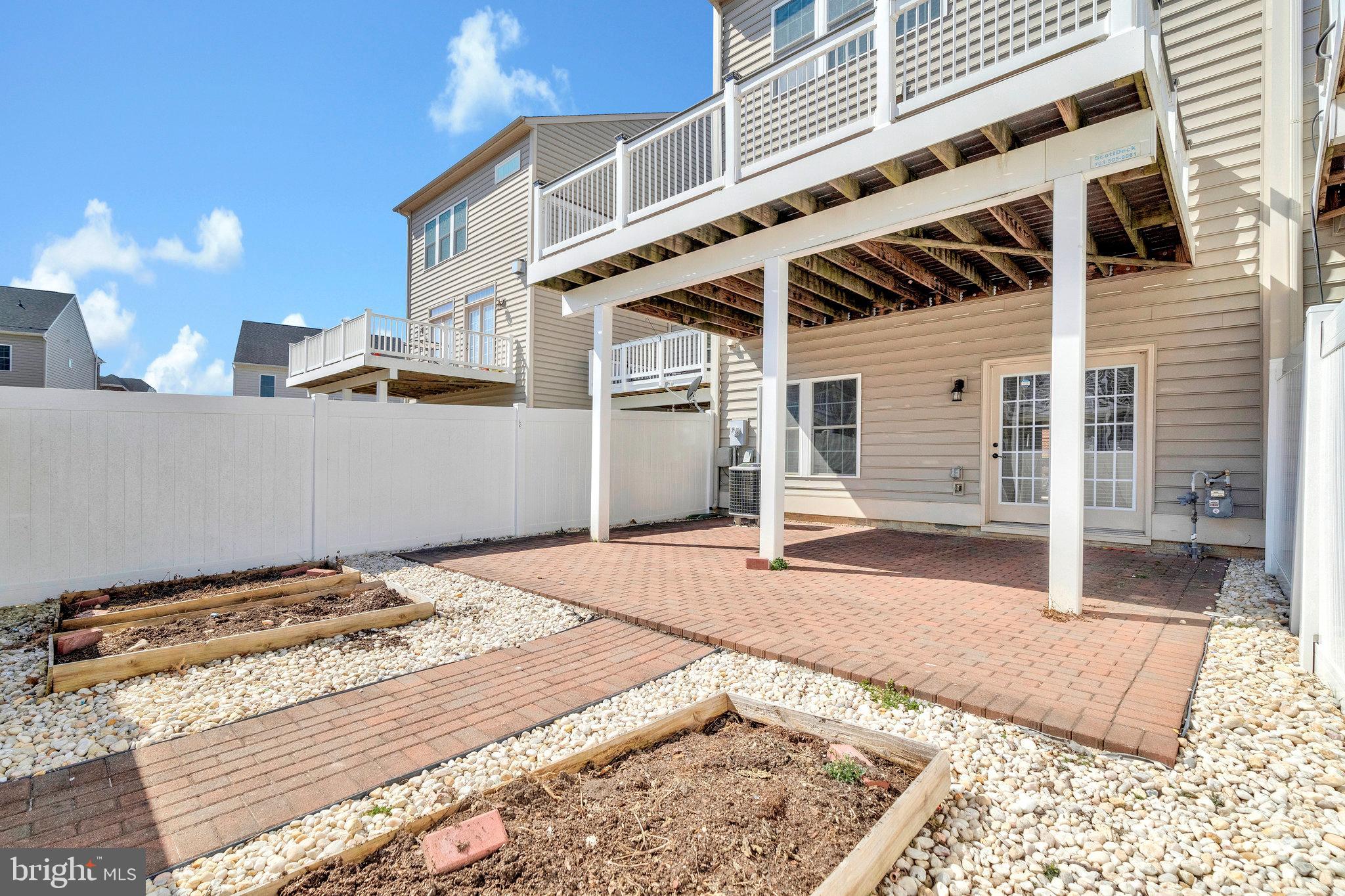 STONEGATE - Residential