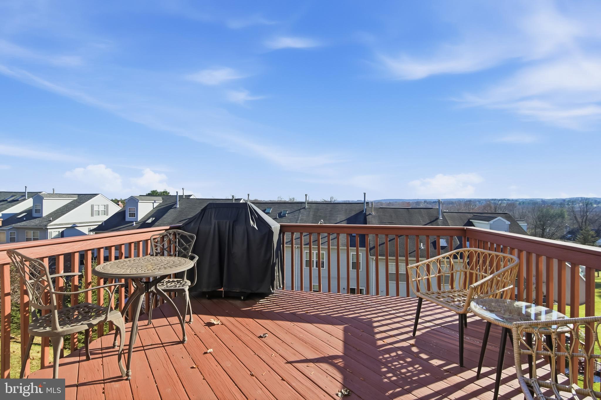 MEWS AT VALLEY FOR - Residential