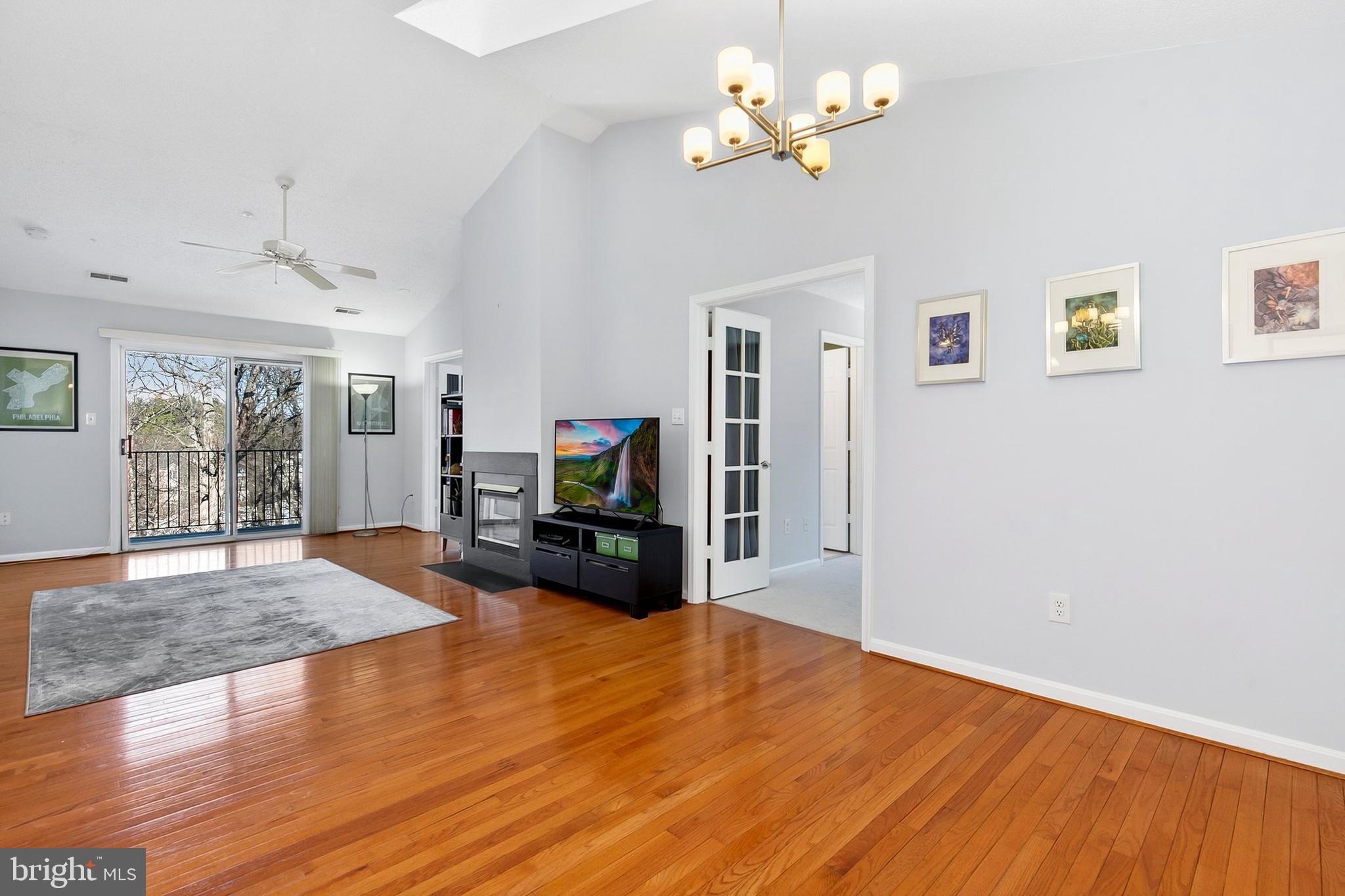 10007 VANDERBILT CIRCLE 14