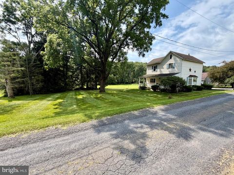 Photo of 307 W Tanner Street, RINGTOWN, PA 17967 (MLS # PASK2027930)