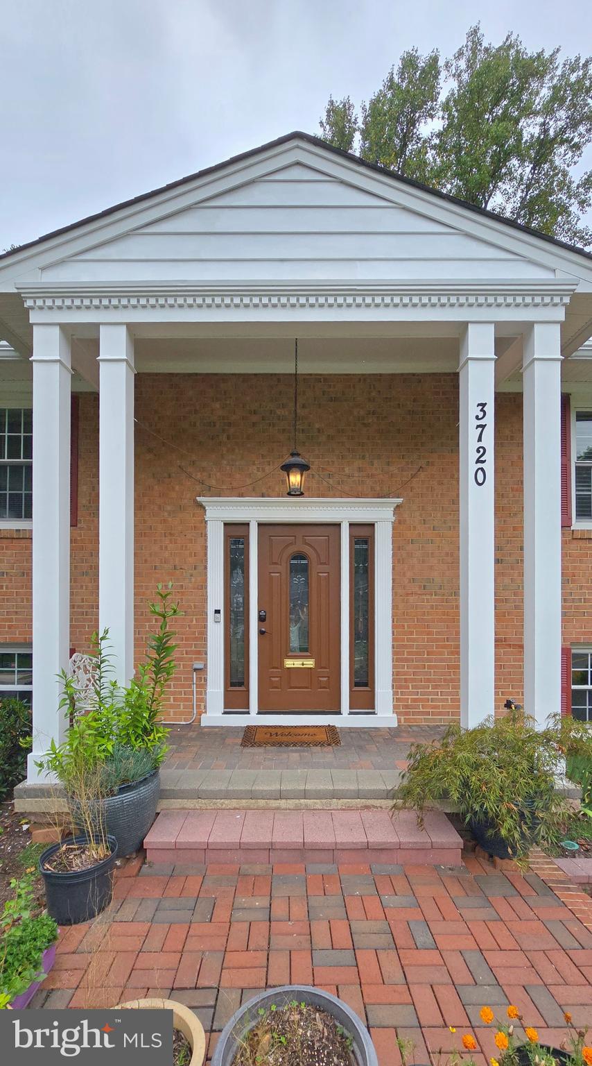 3720 KING ARTHUR ROAD