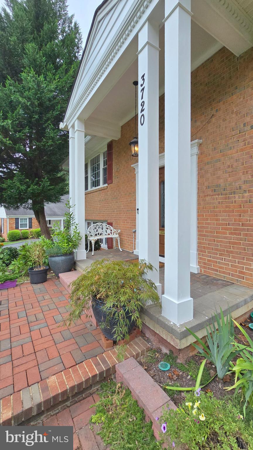 3720 KING ARTHUR ROAD