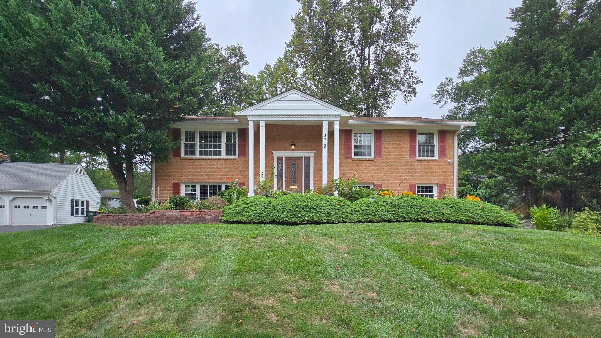 3720 KING ARTHUR ROAD
