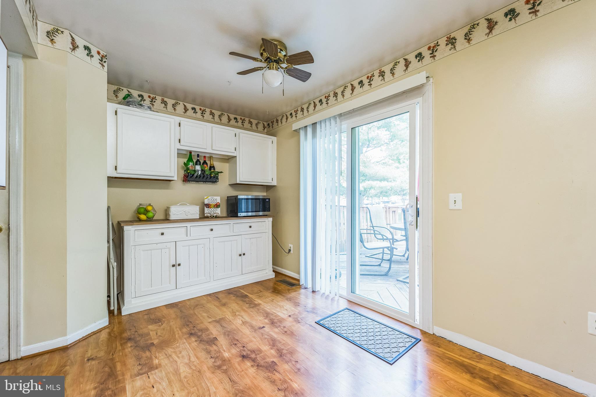 GLENSHIRE TOWNE - Residential Lease