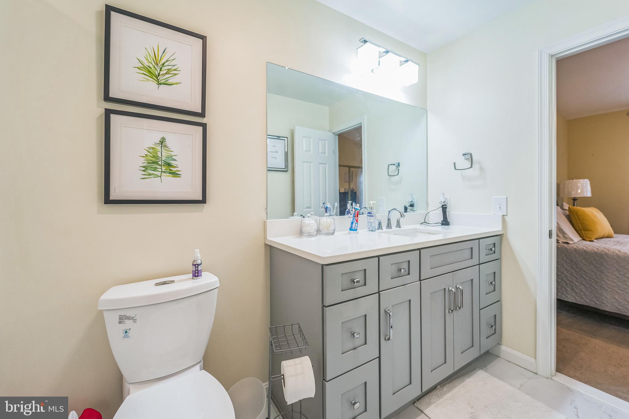 GLENSHIRE TOWNE - Residential Lease