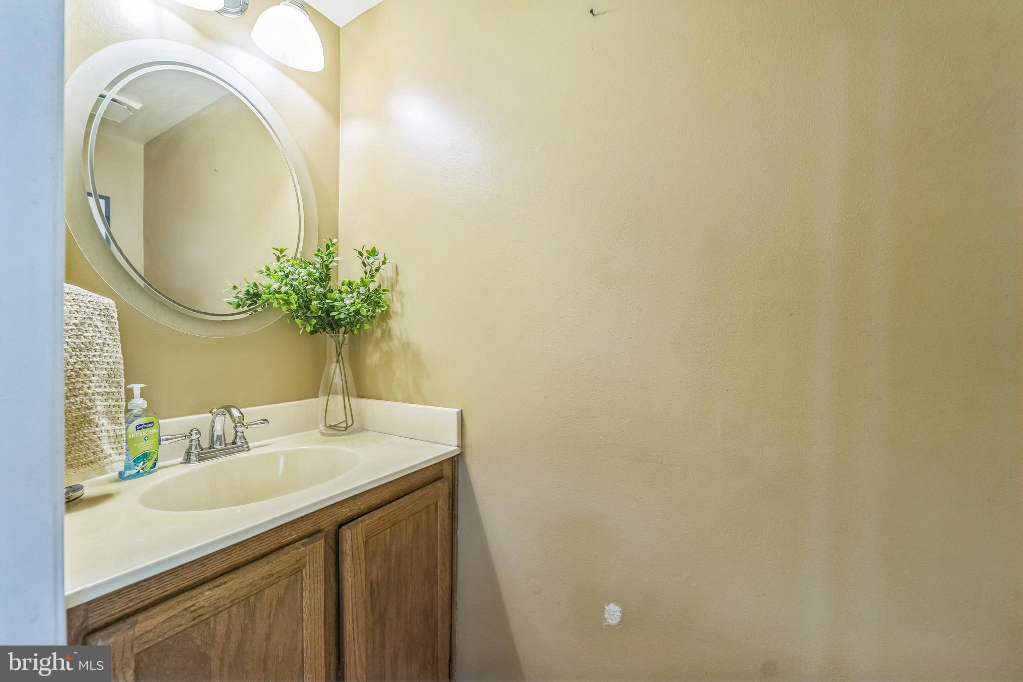 GLENSHIRE TOWNE - Residential Lease