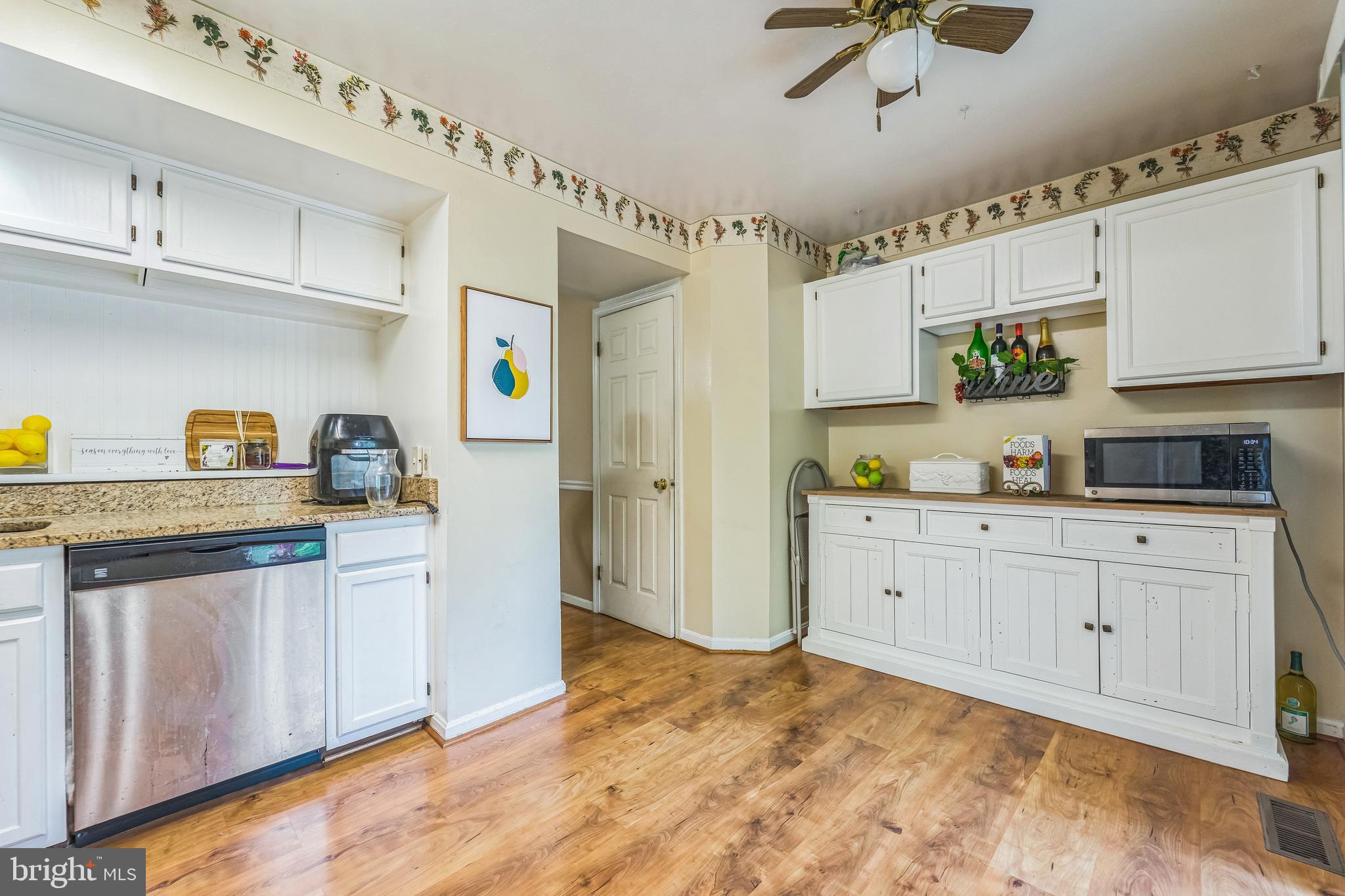 GLENSHIRE TOWNE - Residential Lease