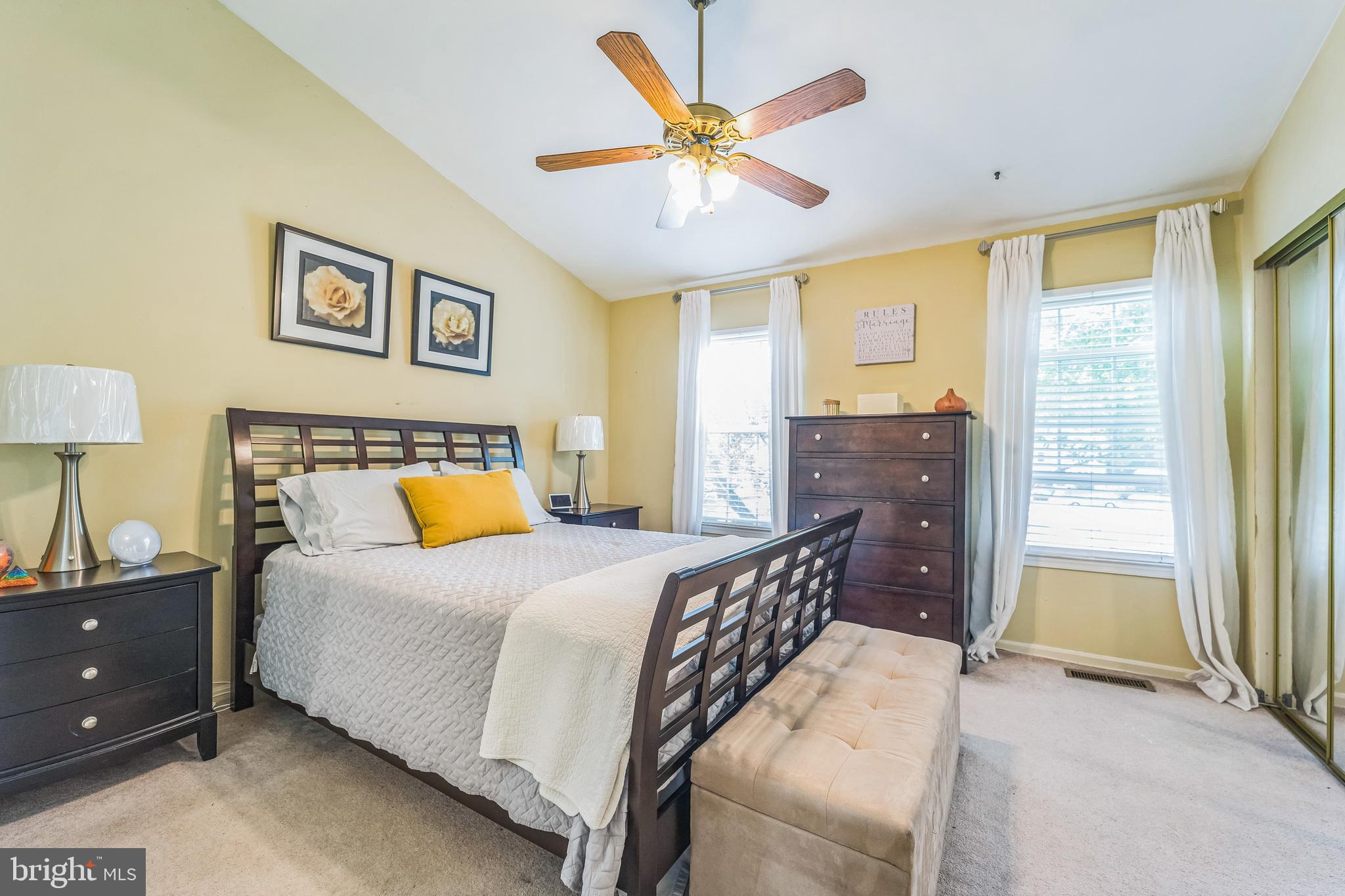 GLENSHIRE TOWNE - Residential Lease