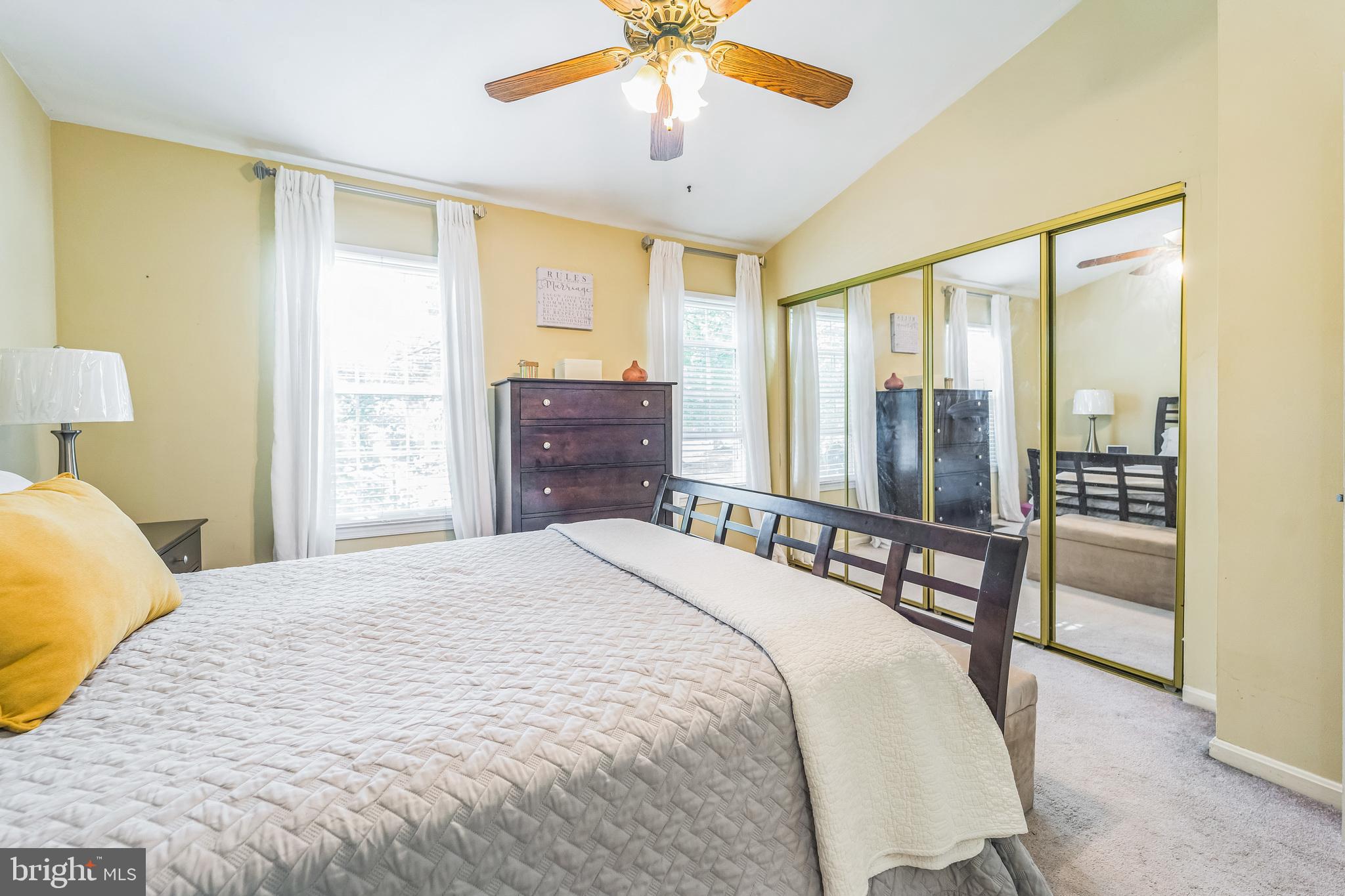 GLENSHIRE TOWNE - Residential Lease