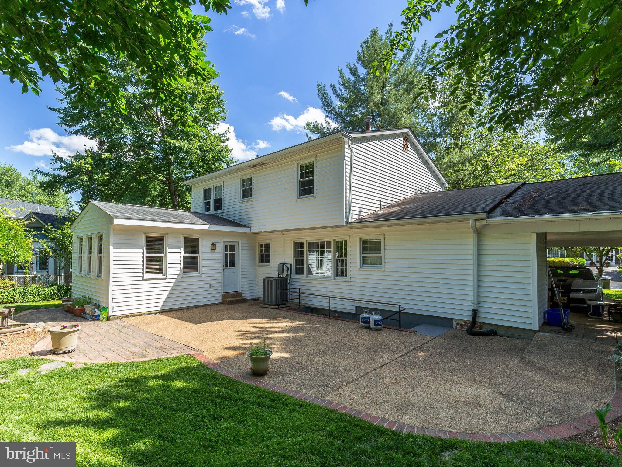 HAYFIELD FARM - Residential