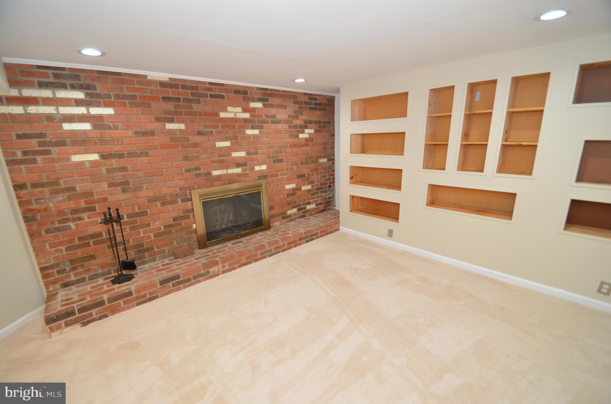 HAYFIELD FARM - Residential