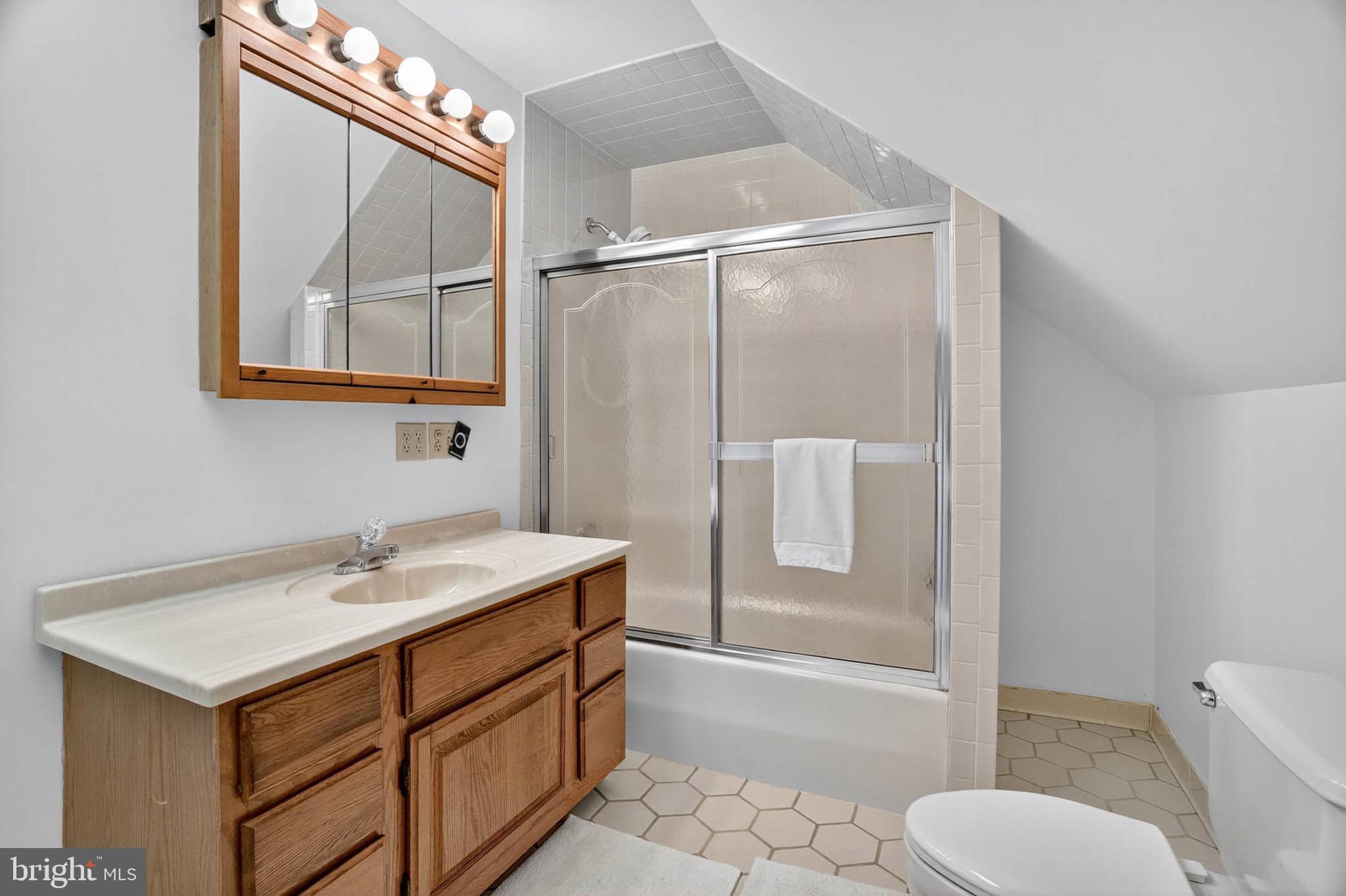 LAUREL ACRES - Residential Lease