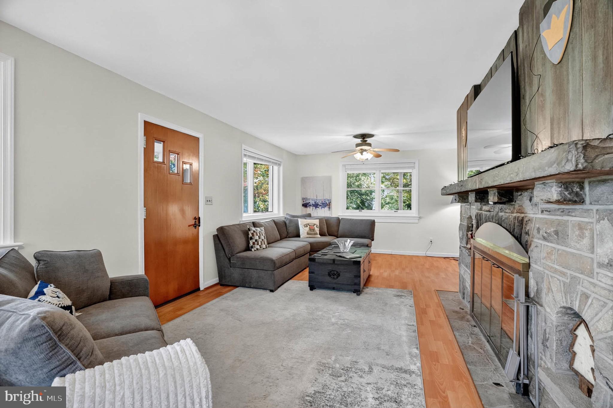 LAUREL ACRES - Residential Lease