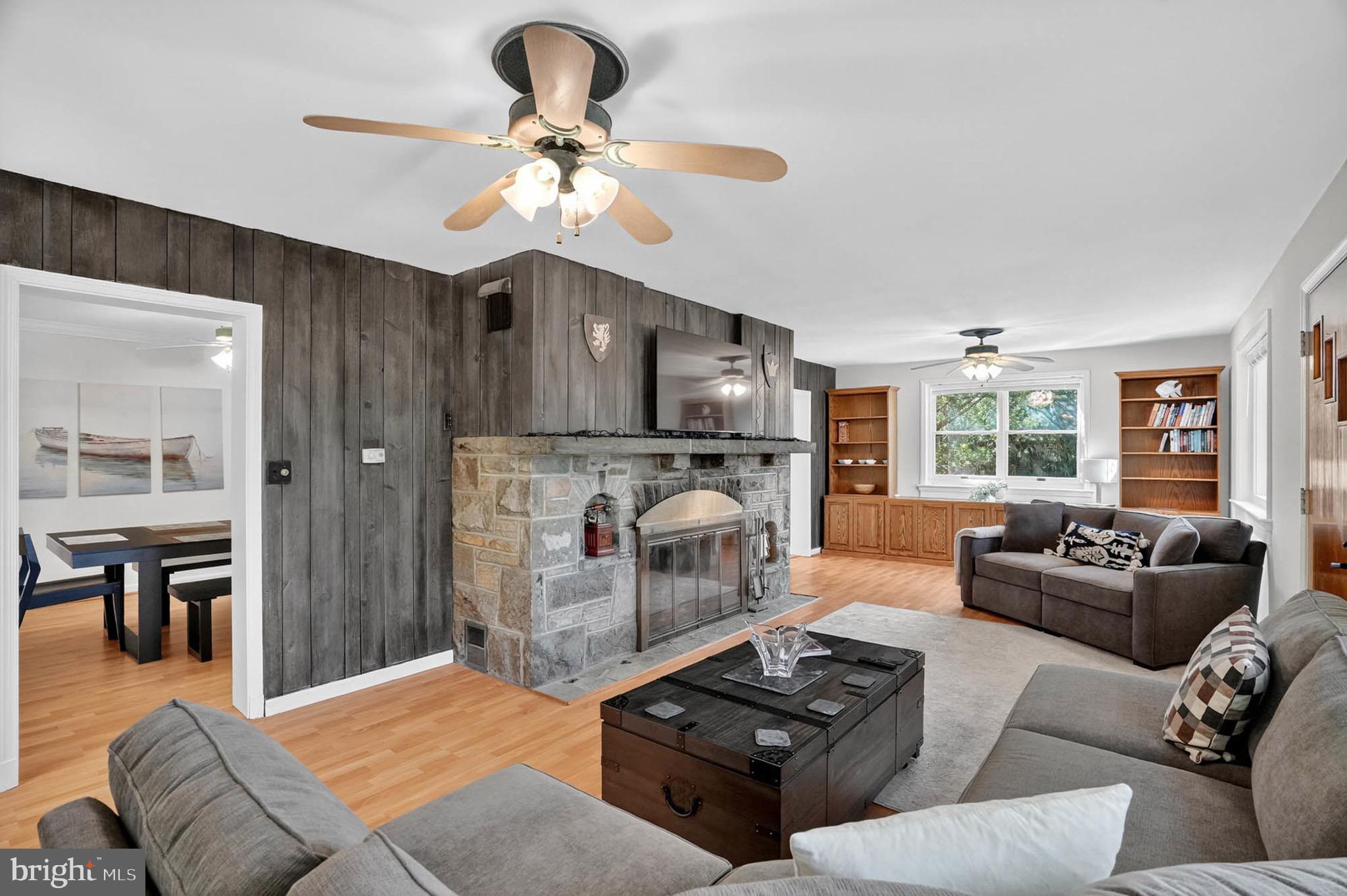 LAUREL ACRES - Residential Lease