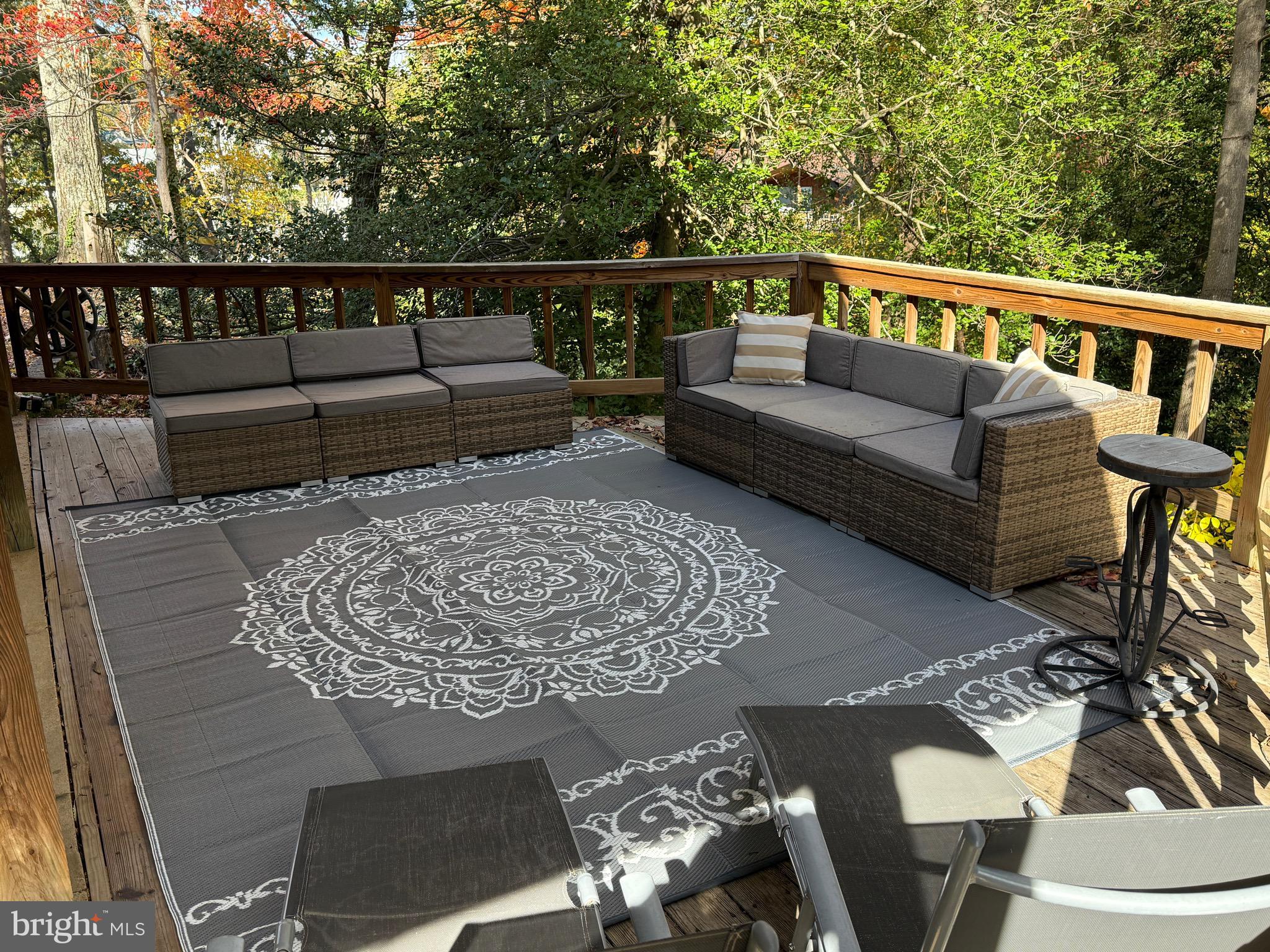 LAUREL ACRES - Residential Lease