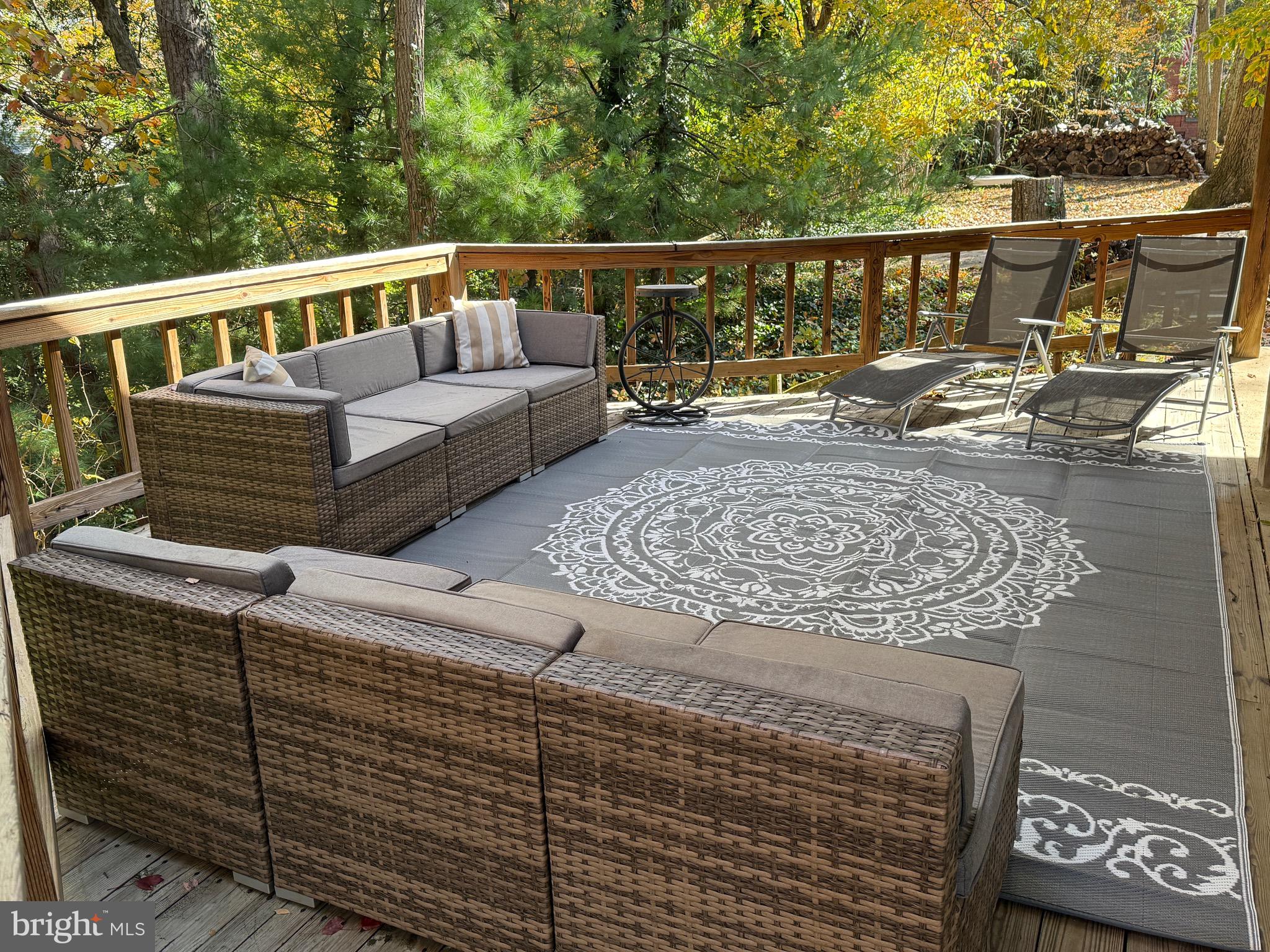 LAUREL ACRES - Residential Lease