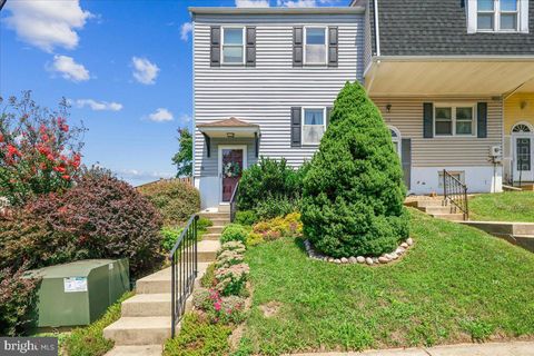 Townhouse For Sale - 74 Oxford Court<br/> WALKERSVILLE, MD 21793