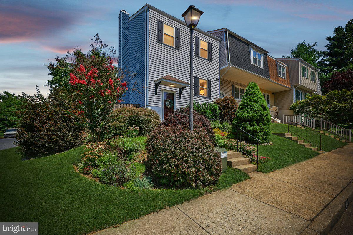 74 OXFORD COURT