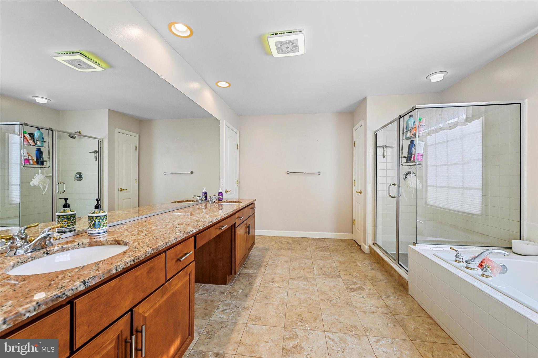 VINEYARD OAK - Residential