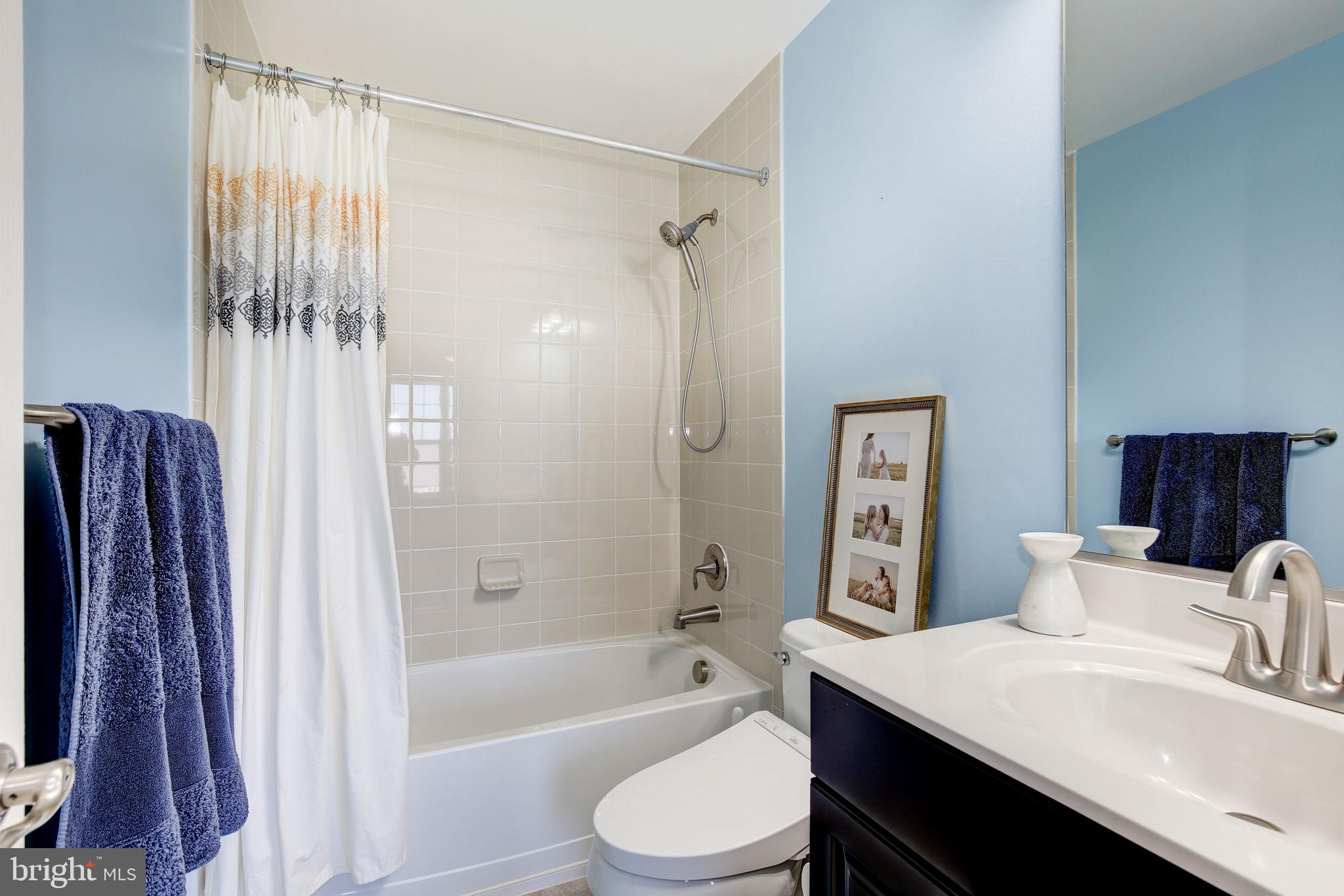 CENTENNIAL OVERLOOK - Residential