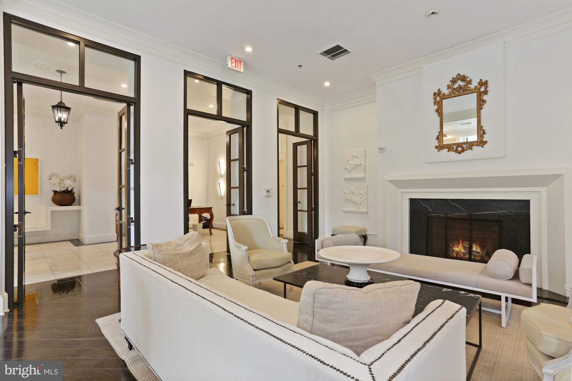 1011 M STREET NW 703