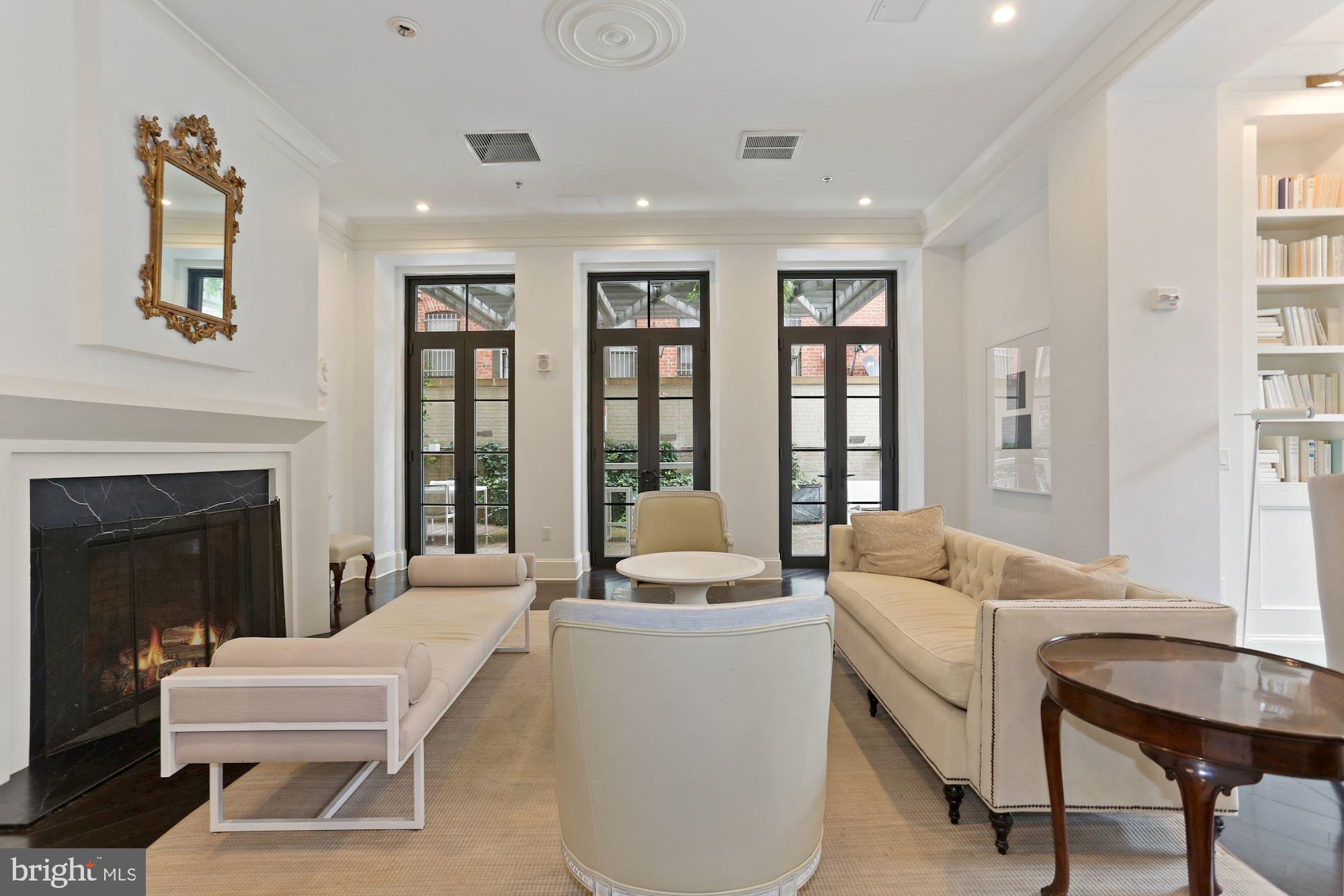 1011 M STREET NW 703