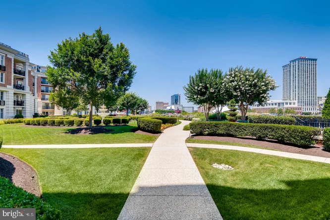 THE RITZ-CARLTON RESIDENCES - Residential Lease