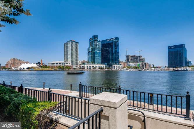 THE RITZ-CARLTON RESIDENCES - Residential Lease