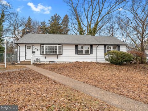 Homes For Sale - 421 Lee Avenue<br/> BEVERLY, NJ 08010