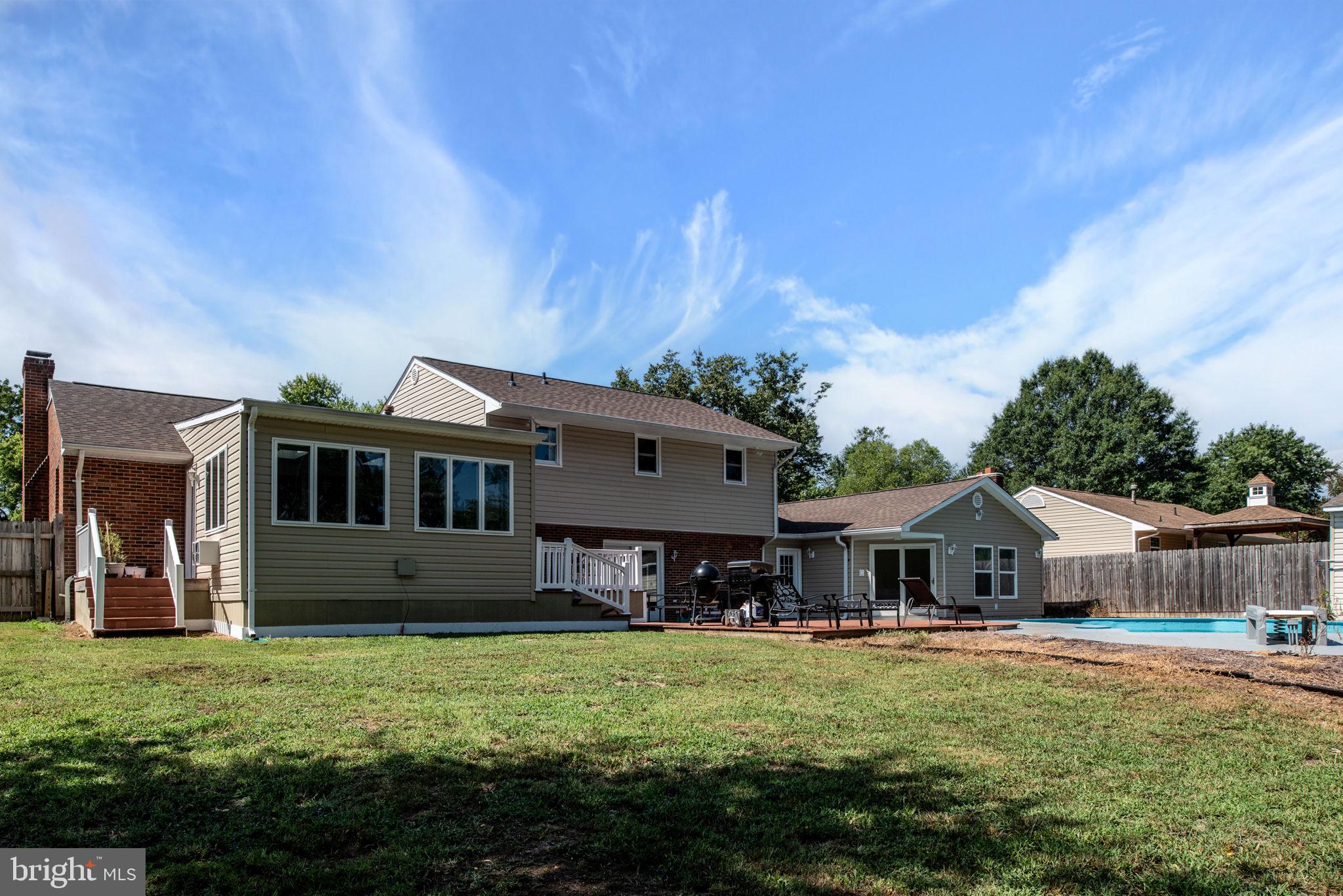 NORTH FERRY FARMS - Residential