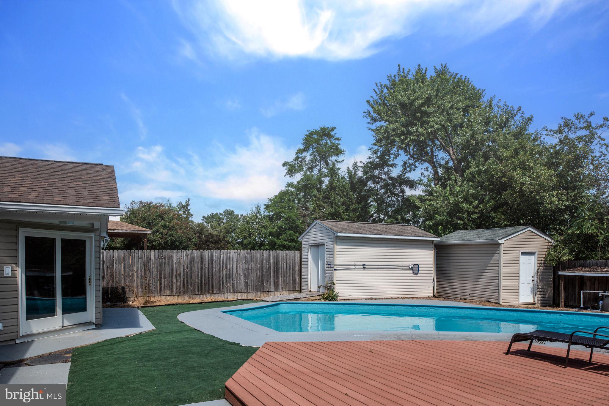 NORTH FERRY FARMS - Residential