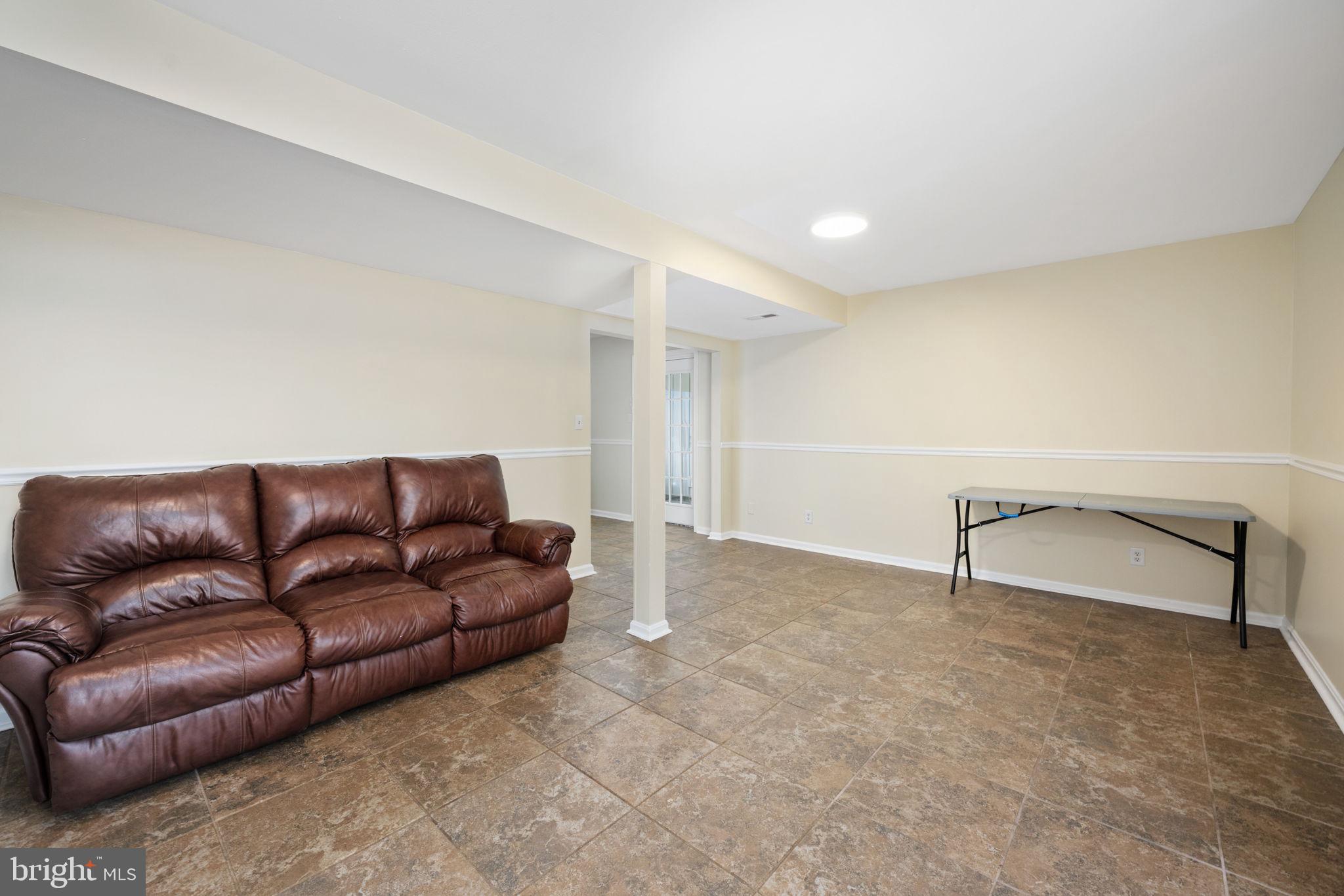 NORTH FERRY FARMS - Residential