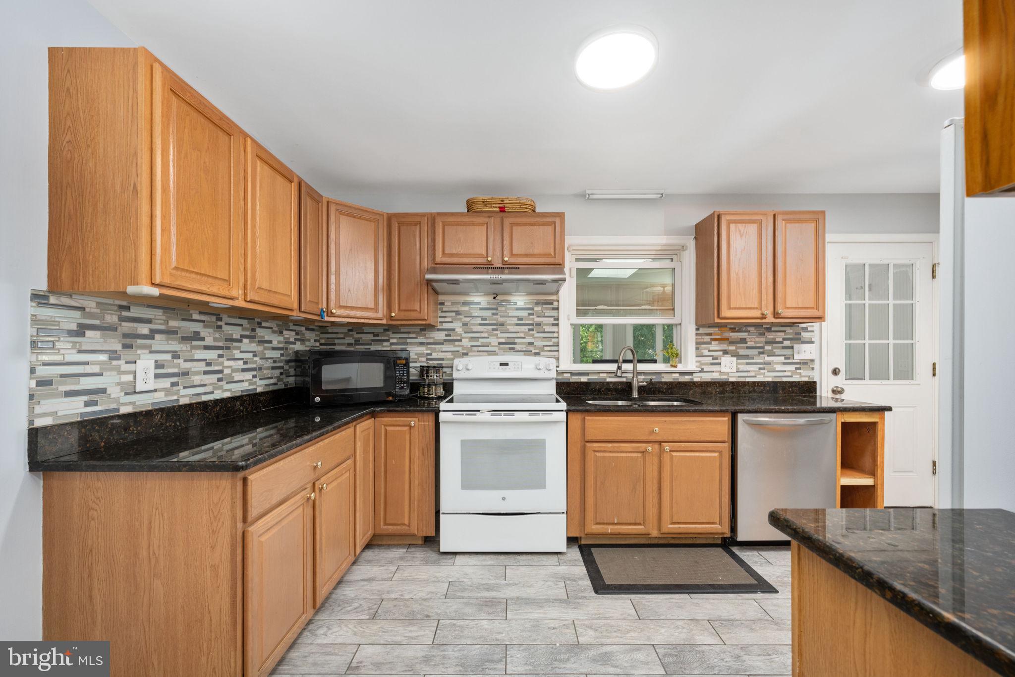 NORTH FERRY FARMS - Residential