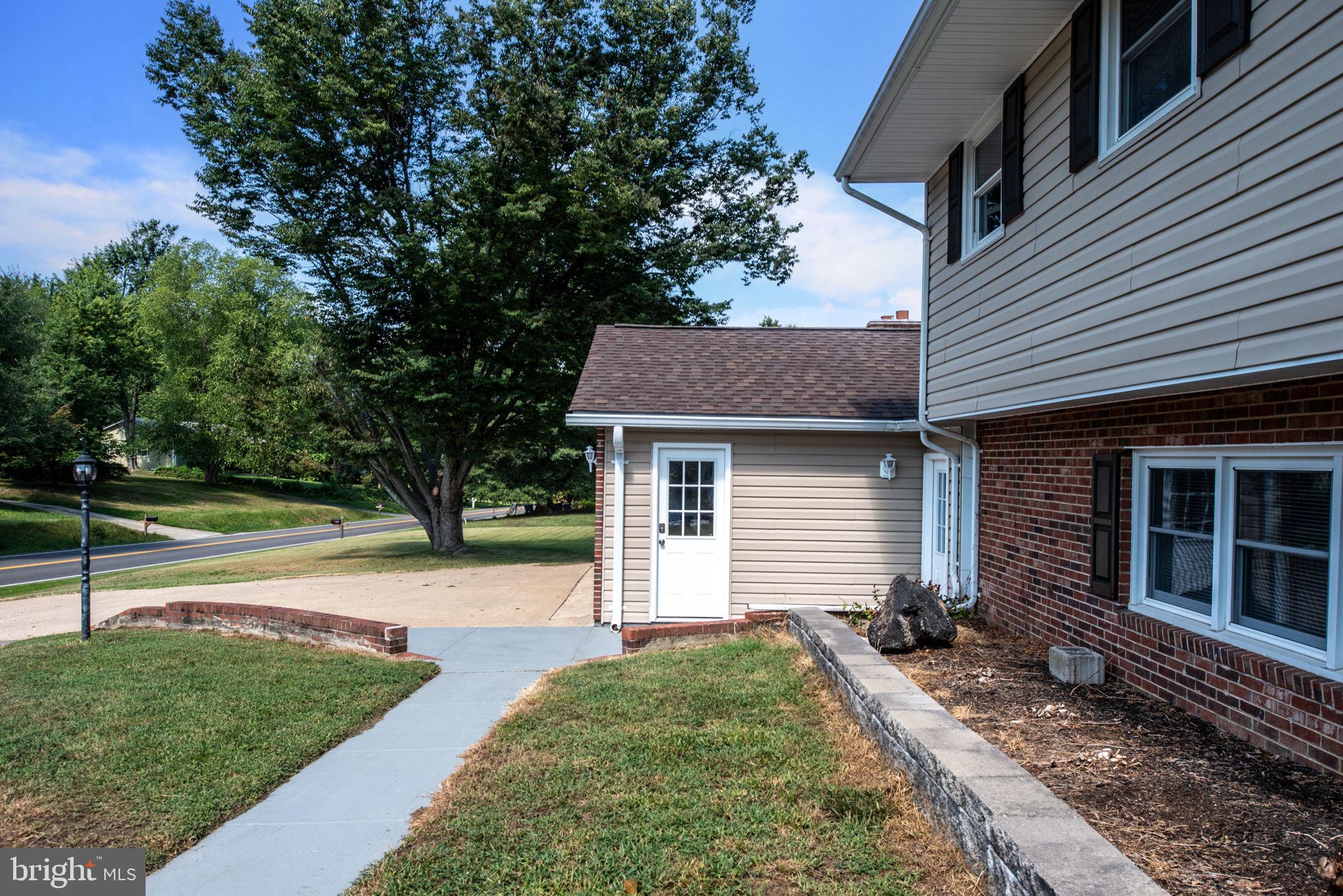 NORTH FERRY FARMS - Residential