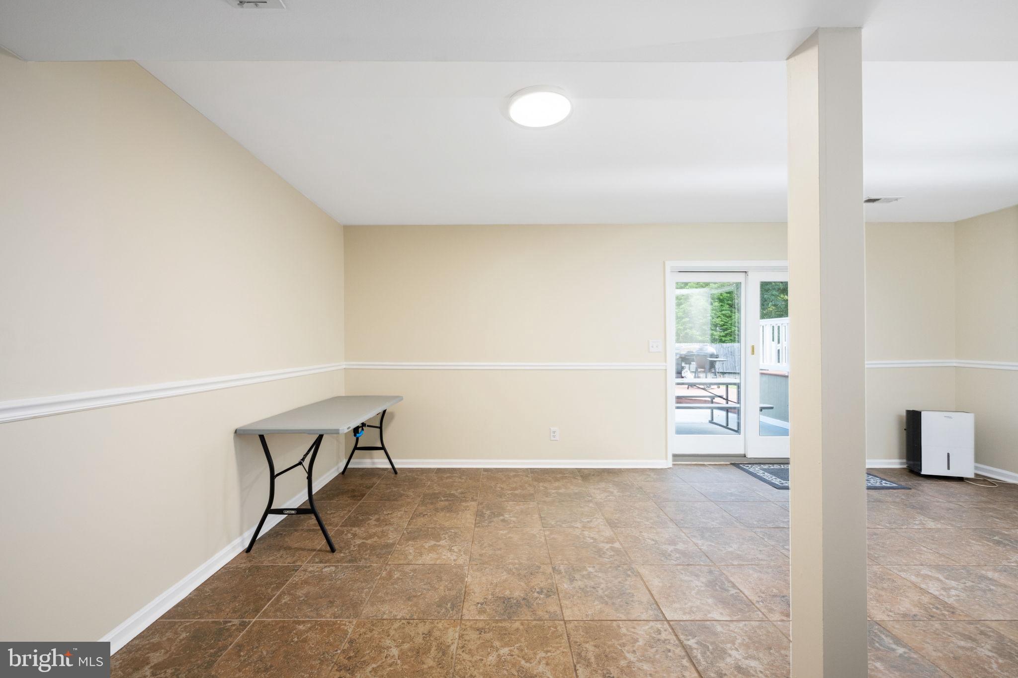 NORTH FERRY FARMS - Residential