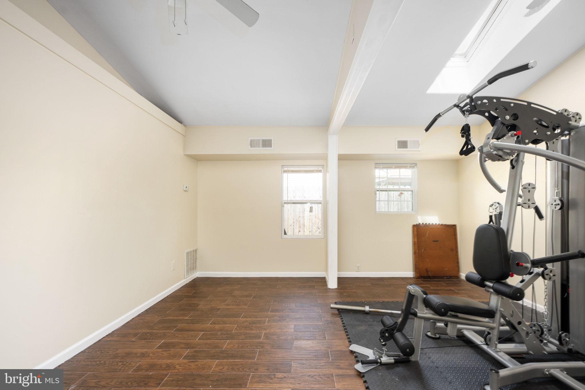 NORTH FERRY FARMS - Residential